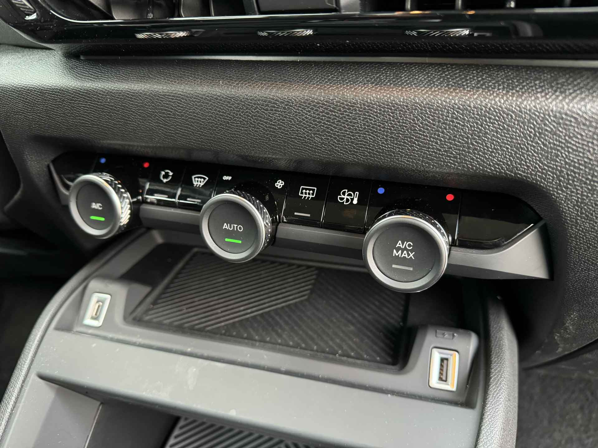 Citroën Ë-C4 X Feel 50 kWh | €2.000SEPP | Carplay | Climate | Sensoren achter | Cruise Control | LED - 22/32