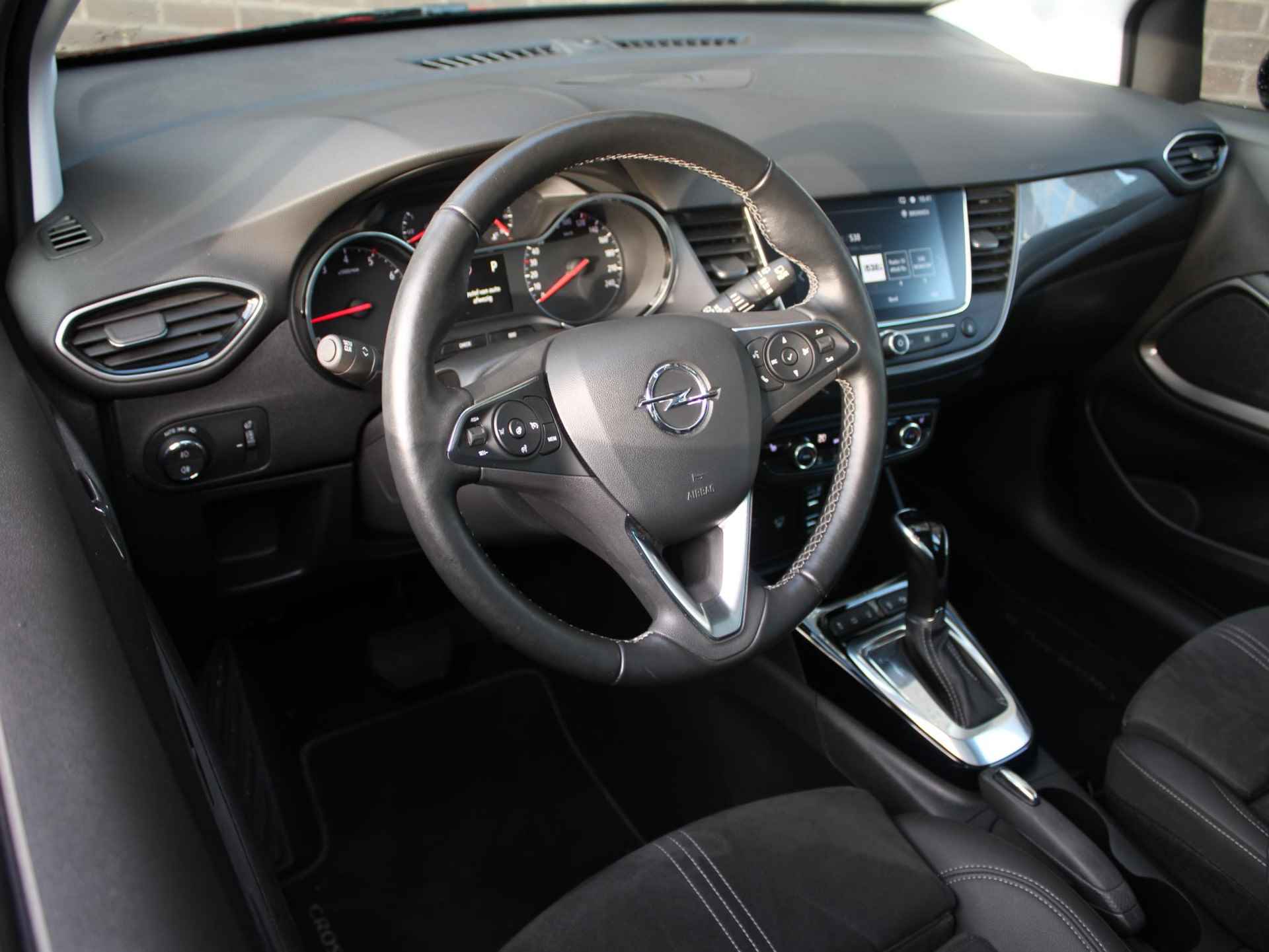 Opel Crossland SUV Ultimate 130pk Automaat | panoramadak | stoelverwarming | navigatie - 27/47