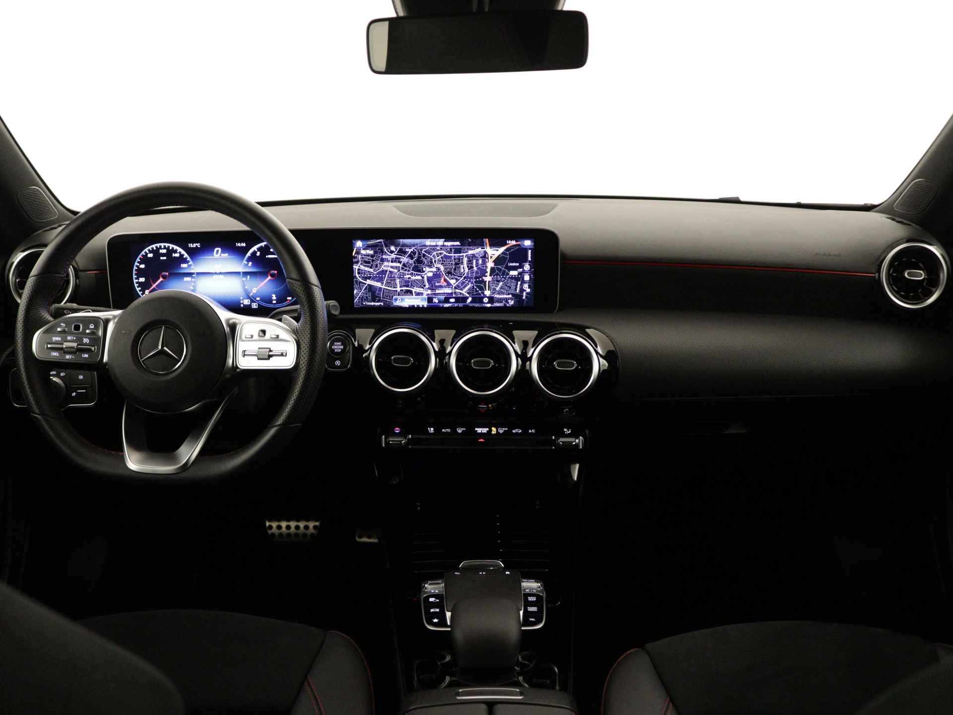 Mercedes-Benz A-Klasse 180 AMG | 5 spaaks lichtmetalenvelgen | MBUX wide screen | Navigatie | Camera | parking support | Inclusief 24 maanden Mercedes-Benz Certified garantie voor Europa. - 6/43