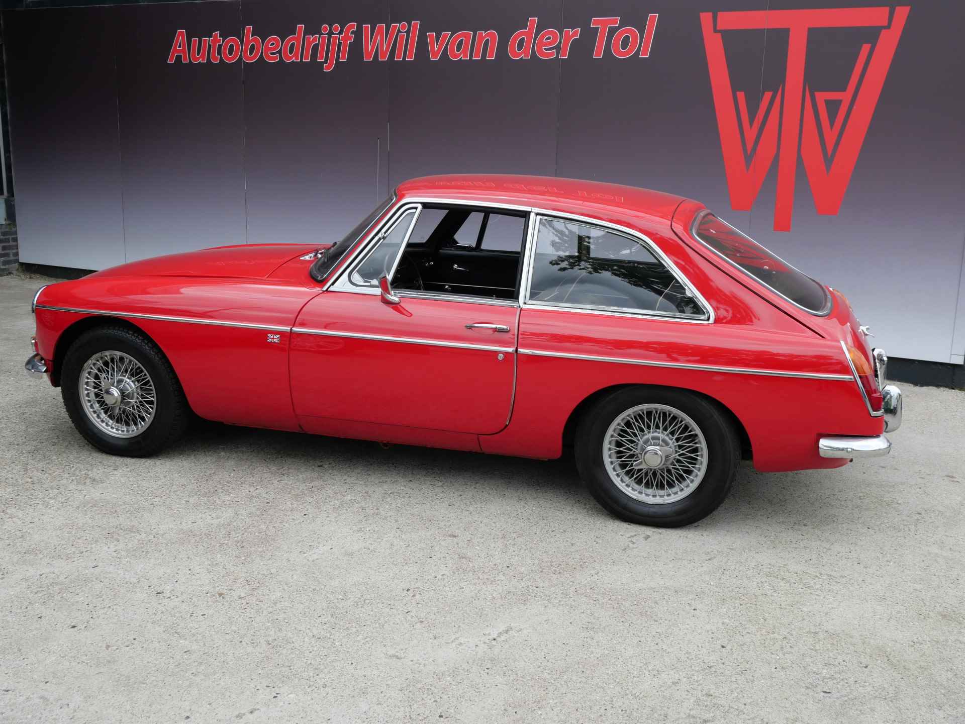 MG B 1.8 GT OVERDRIVE | LEER | ORIGINEEL | EUROPESE UITVOERING | SUPER STAAT! - 14/26