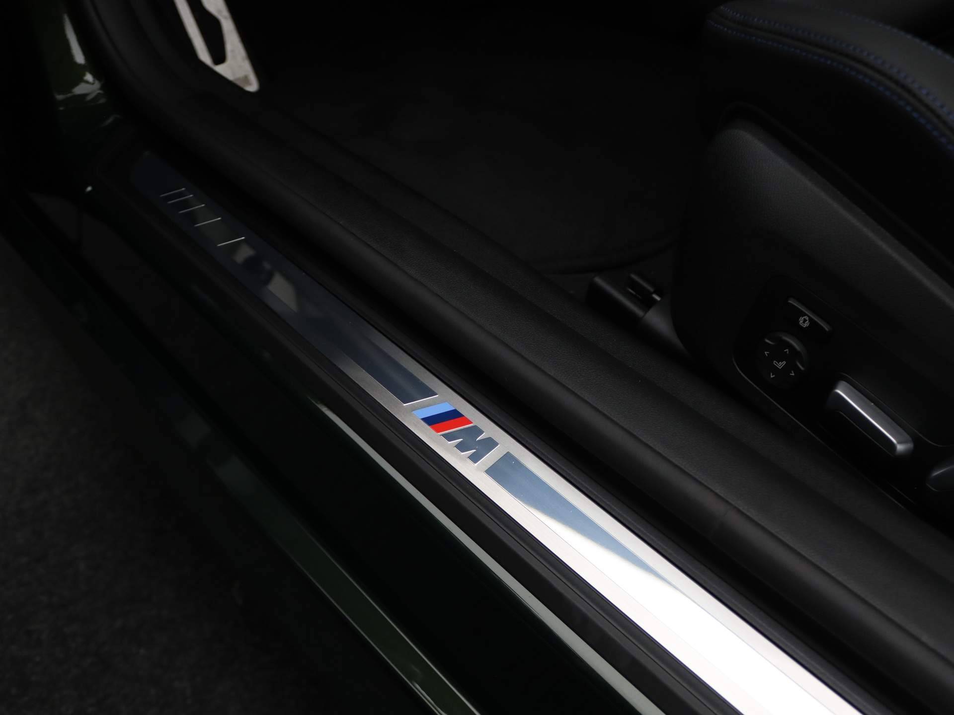 BMW 4 Serie Coupé M440i xDrive High Executive M Sportpakket / Schuifdak / Head-Up Display / Laserlight / Adaptief M Onderstel / 19'' - 30/36