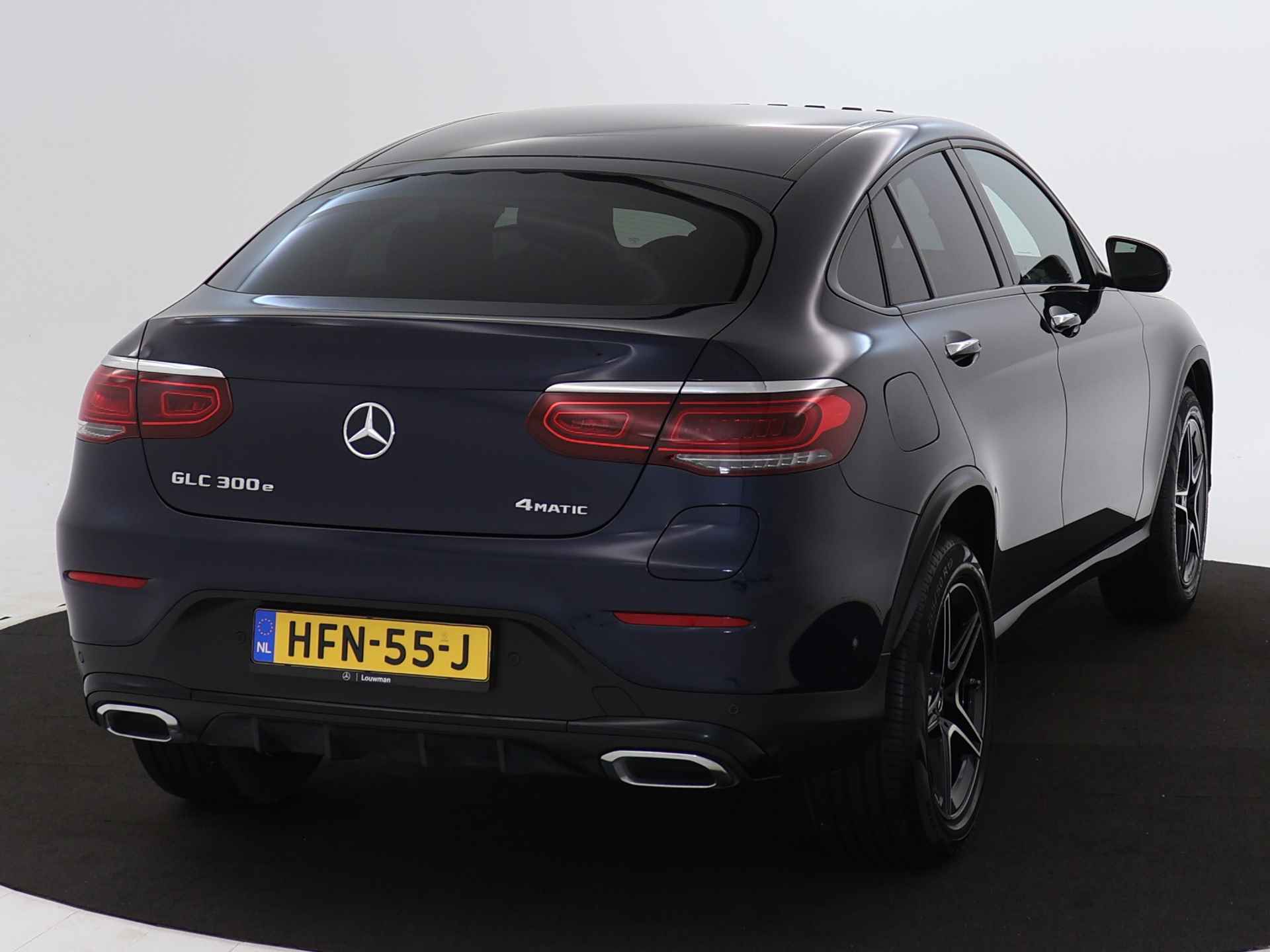 Mercedes-Benz GLC Coupé 300 e 4M AMG Plug-In Hybride | Schuifdak |  Alarm | Keyless Go | 360 Gr Camera | Sfeerverlichting | Car Play | Inclusief 24 maanden MB Certified garantie voor Europa. - 3/48