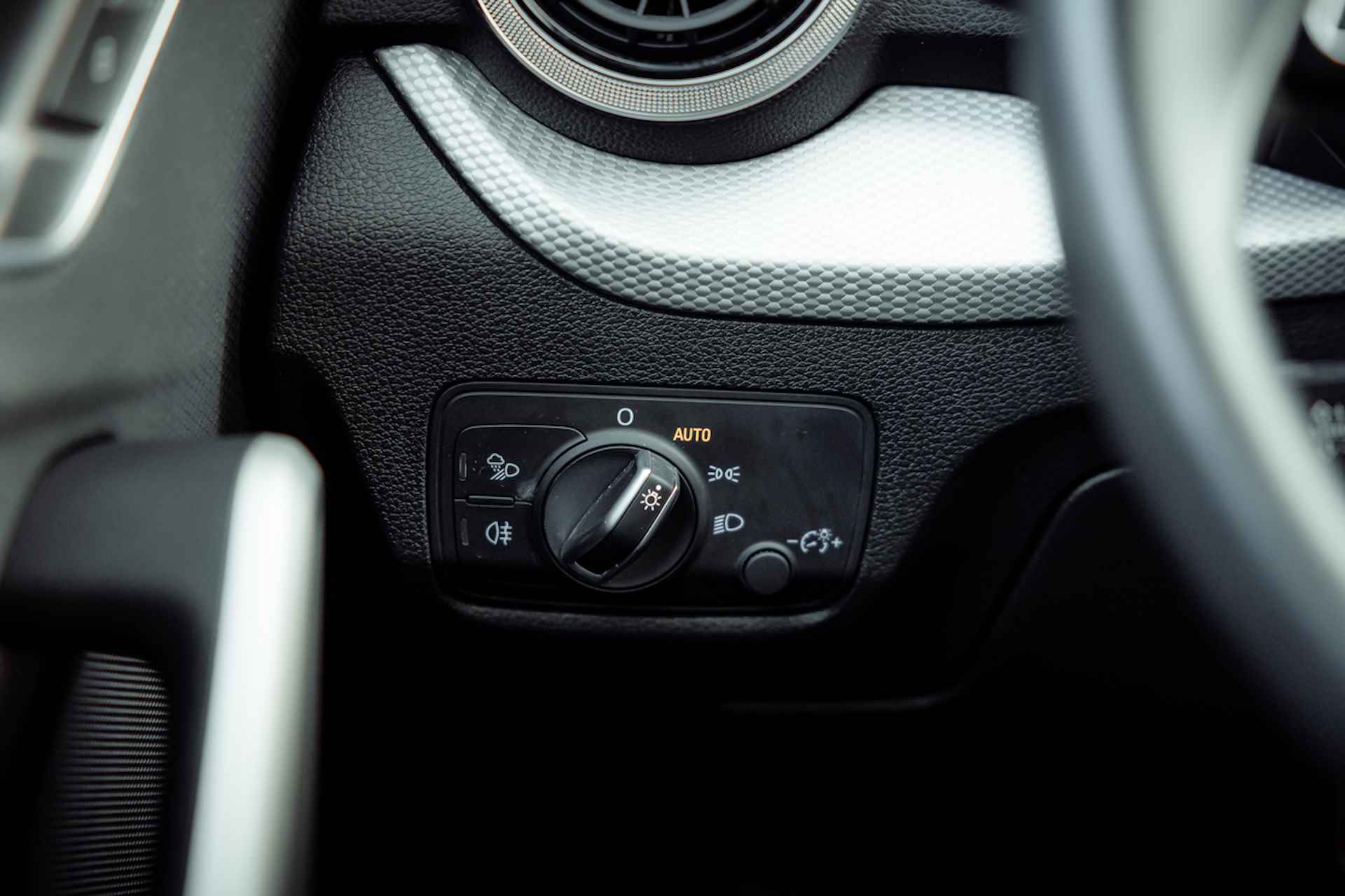 Audi Q2 35 TFSI 150pk s-tronic Advanced | MMI navigatie | Audi Smartphone Interface | Stoelverwarming | Audi Sound - 25/32