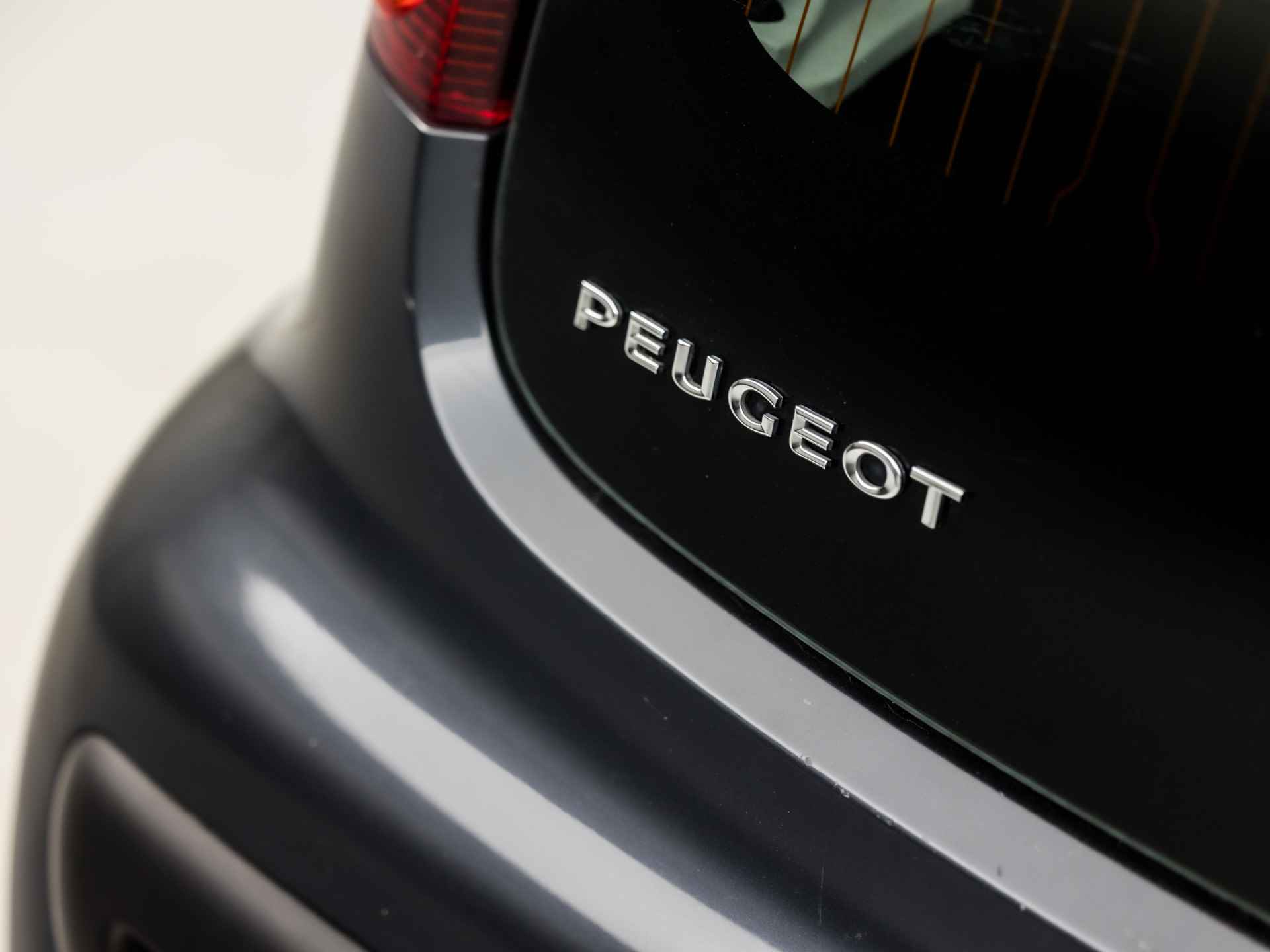 Peugeot 107 1.0 Active Sport (FACELIFT, 5 DEURS, LOGISCH NAP, TOERENTELLER, AIRCO, ELEK RAMEN, NIEUWE APK, NIEUWSTAAT) - 21/33