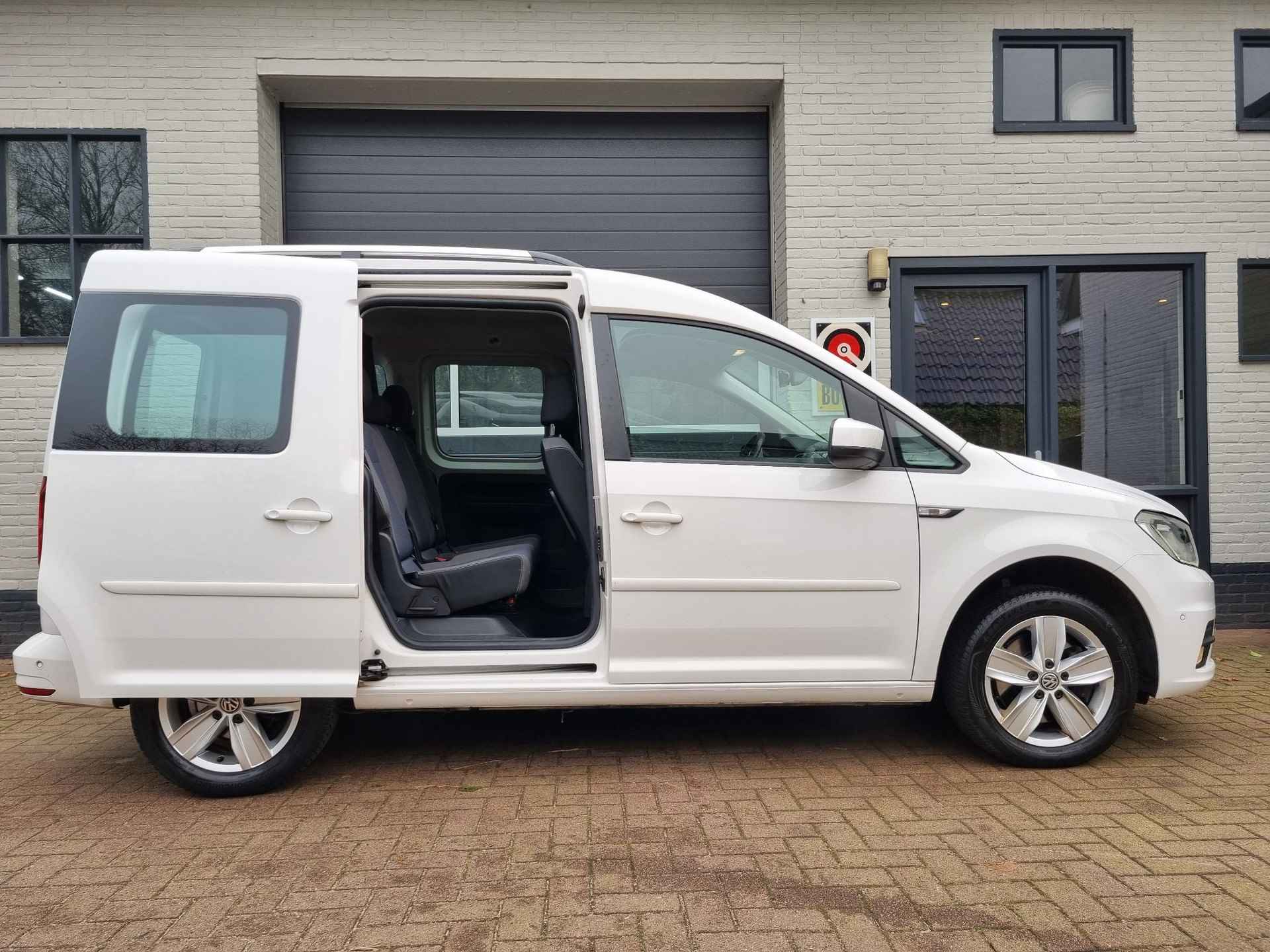 Volkswagen Caddy 1.4 TSI NAVI / CAMERA / CRUISE / PDC / APP CONNECT - 6/28