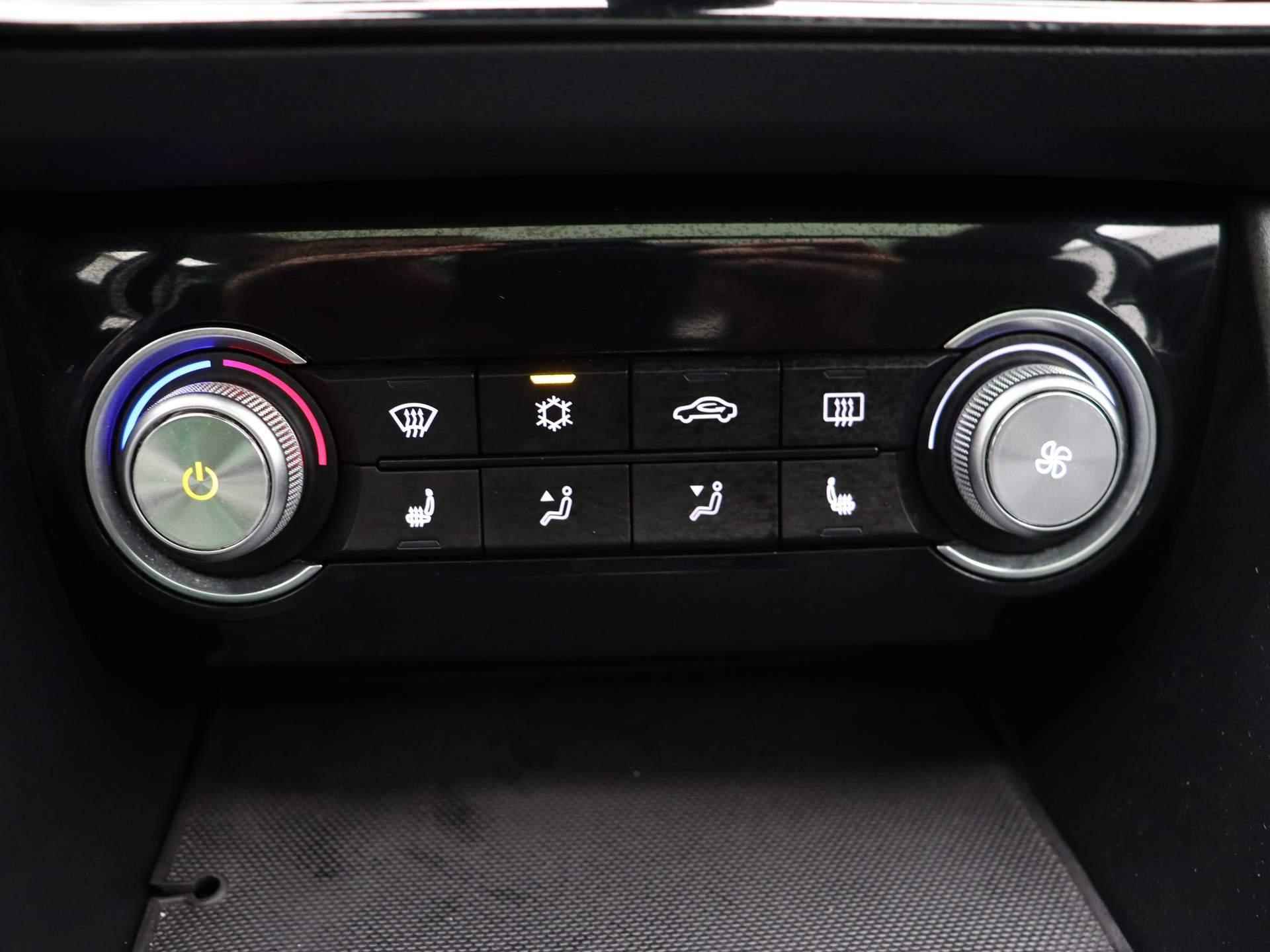 MG ZS EV Luxury 45 kWh | Navigatie | Panoramadak | Leder | Camera | Apple CarPlay | - 17/25