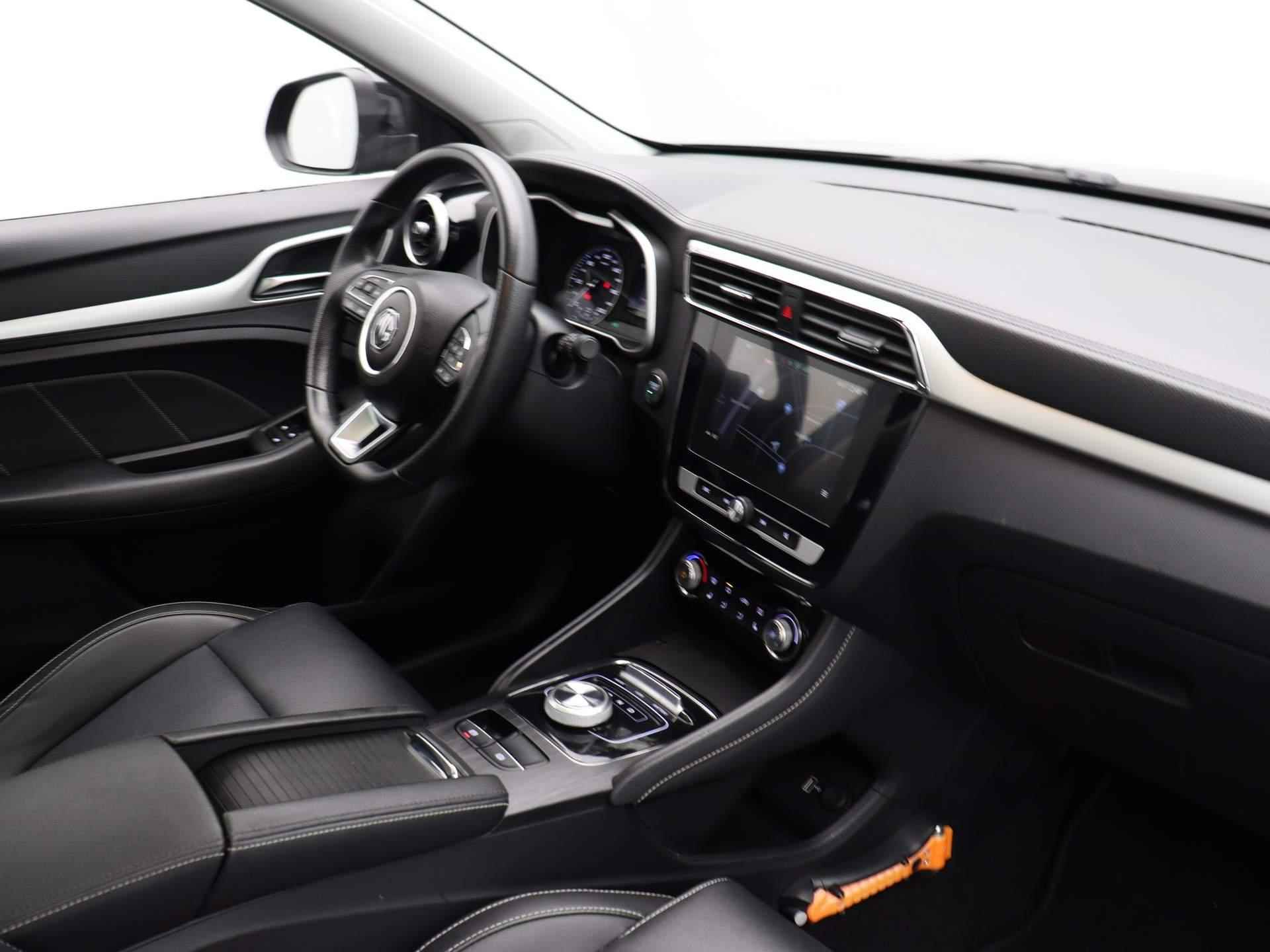 MG ZS EV Luxury 45 kWh | Navigatie | Panoramadak | Leder | Camera | Apple CarPlay | - 24/25