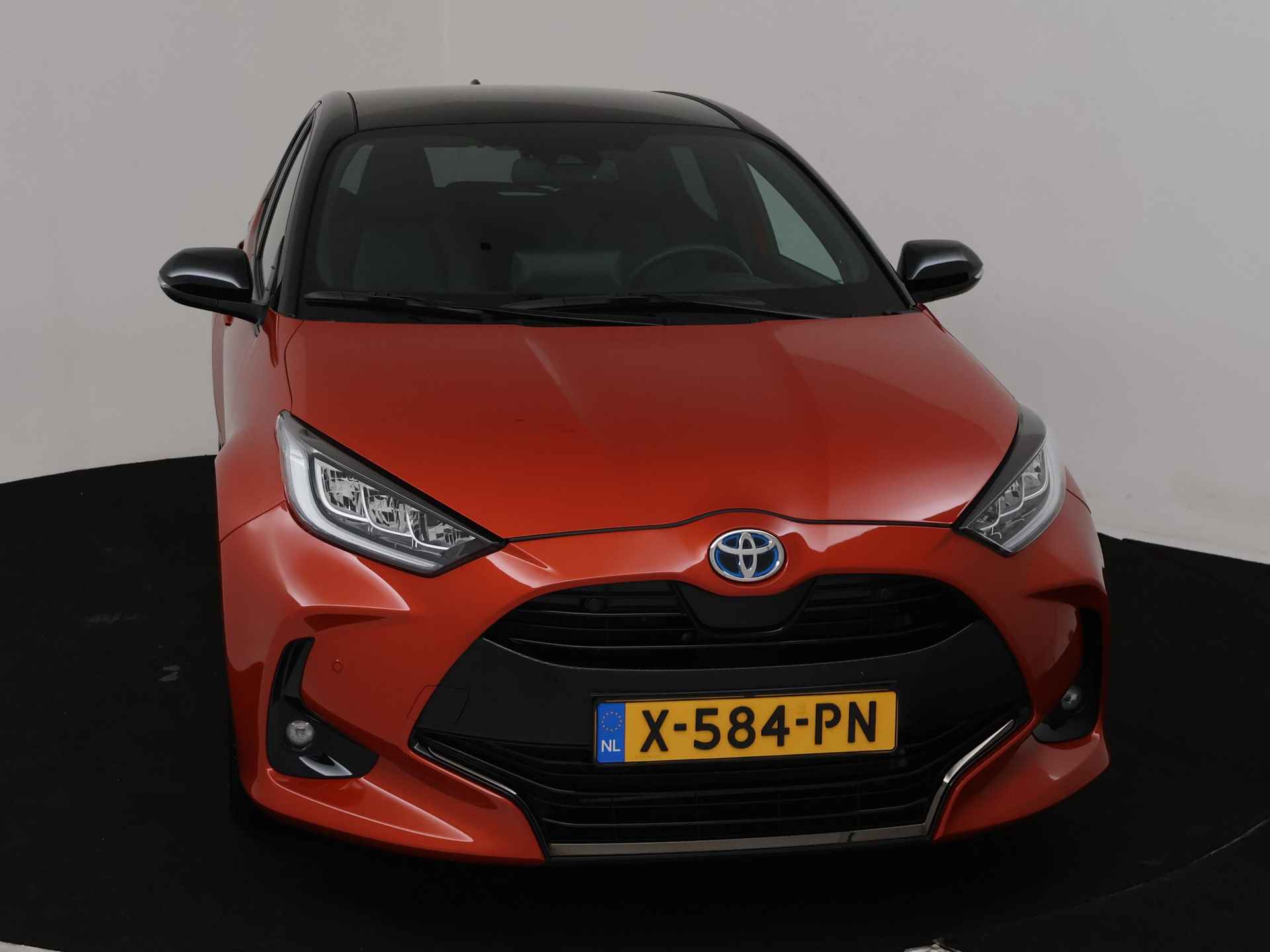 Toyota Yaris 1.5 Hybrid Executive Premium Pack | JBL | Panoramadak | Stuur-/Stoelverwarming | Afneembare Trekhaak | Head-up Display | Parkeersensoren | - 28/41