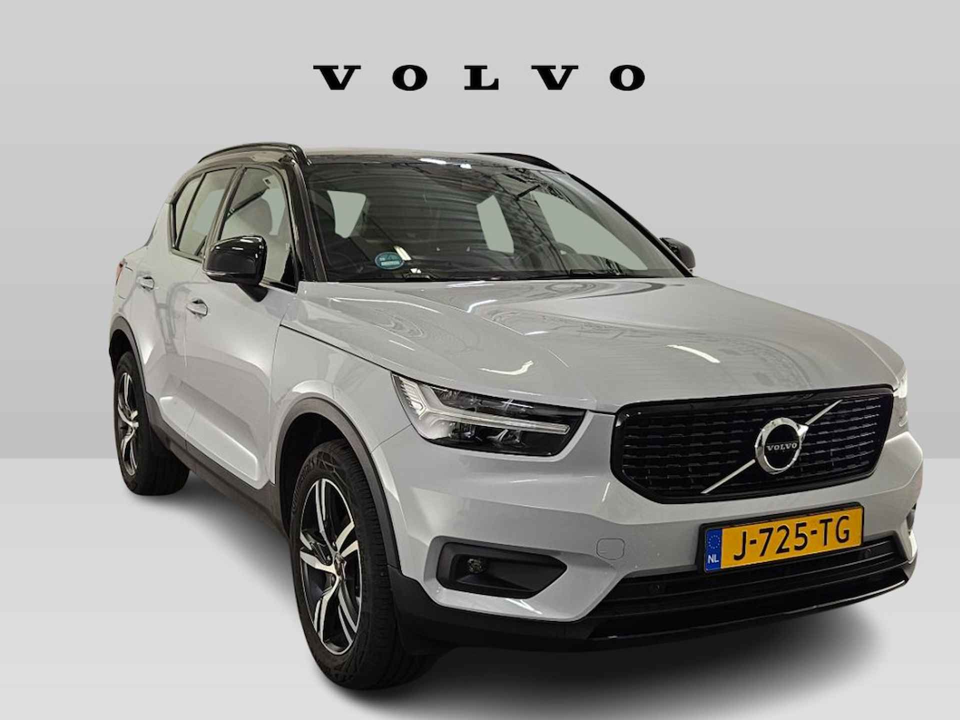 Volvo XC40 T2 R-Design #GlacierSilver #Intellisafe #DAB+ #Verwacht! - 3/20