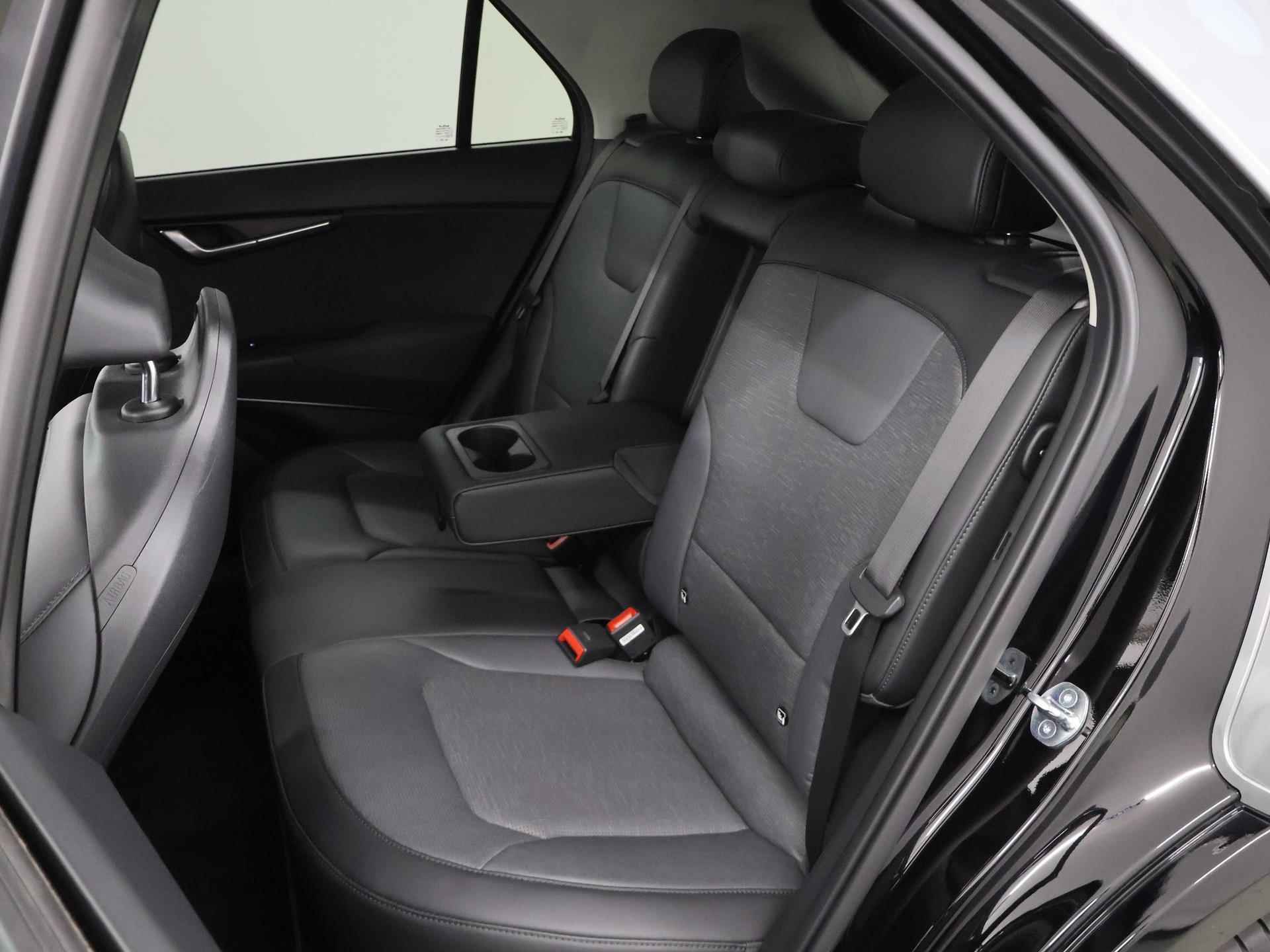 Kia Niro EV ExecutiveLine 64.8 kWh | Navigatie | Dodehoekdetectie | Stoelverwarming | Parkeercamera - 11/40