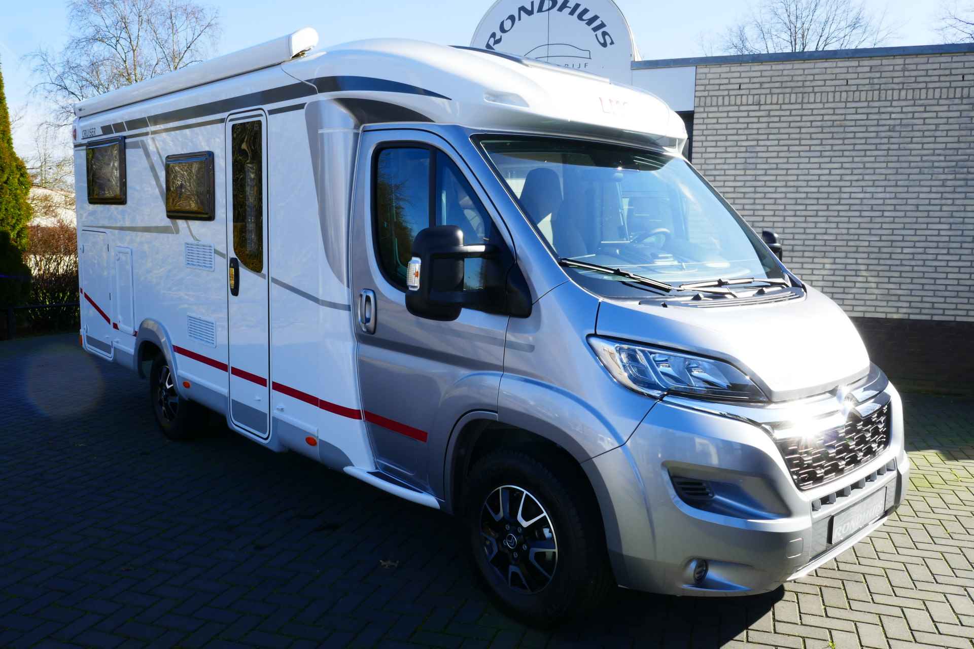 LMC Cruiser V 646 G 140 pk Euro 6 Citroen Jumper Compact **Enkele bedden/Satelliet TV/Navi/Camera/Luifel/Slechts 3.502 km/1e eigenaa - 4/91