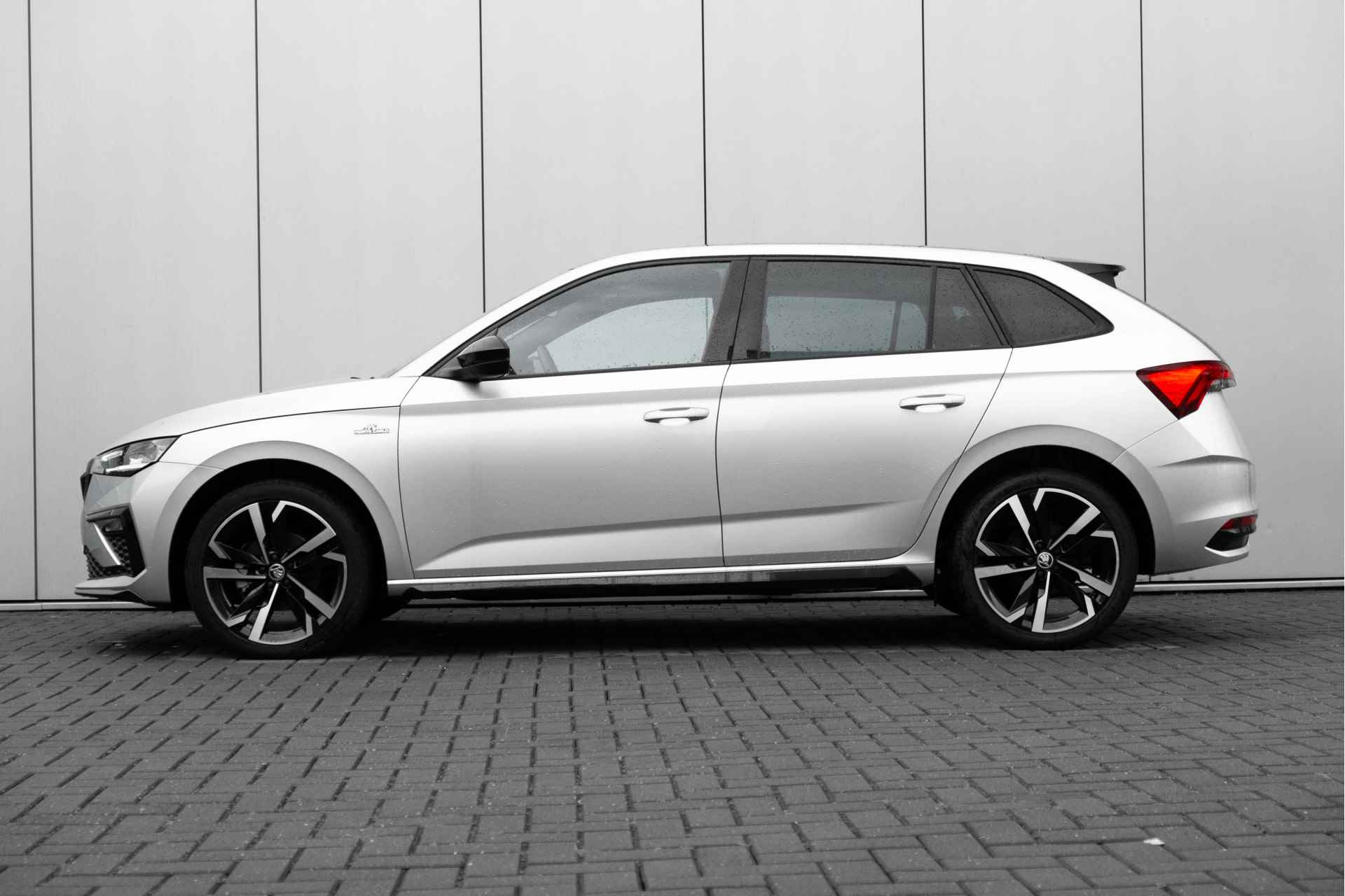 Škoda Scala 1.0 TSI 116PK DSG Aut. Monte Carlo | 18'' LMV | Stoelverwarming | Sportstoelen | ACC | Achteruitrijcamera | Travel Assist Plus - 6/59