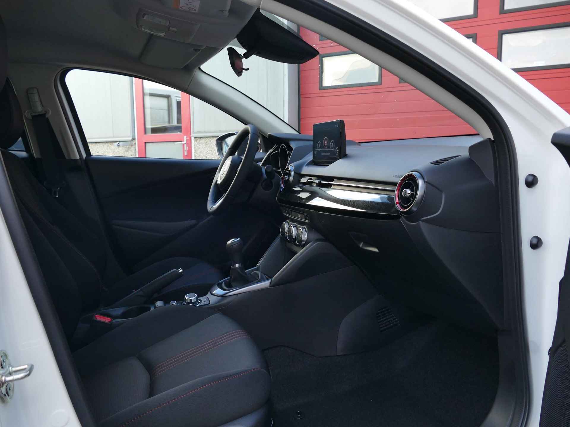 Mazda 2 1.5 e-SkyActiv-G 90 Homura | Voorraad | €1000 Inruilvoordeel | RIJKLAARPRIJS! - 7/27