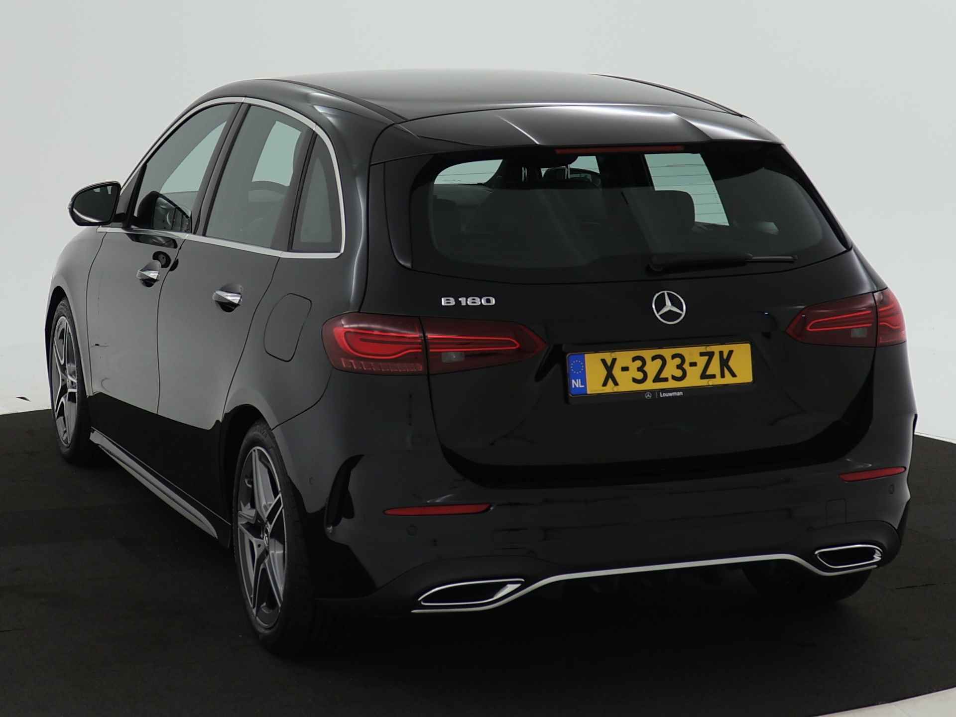 Mercedes-Benz B-Klasse 180 AMG Line | Achteruitrijcamera | Sfeerverlichting | Apple Carplay | Stoelverwarming | Inclusief 24 maanden MB Certified garantie voor Europa. - 17/43