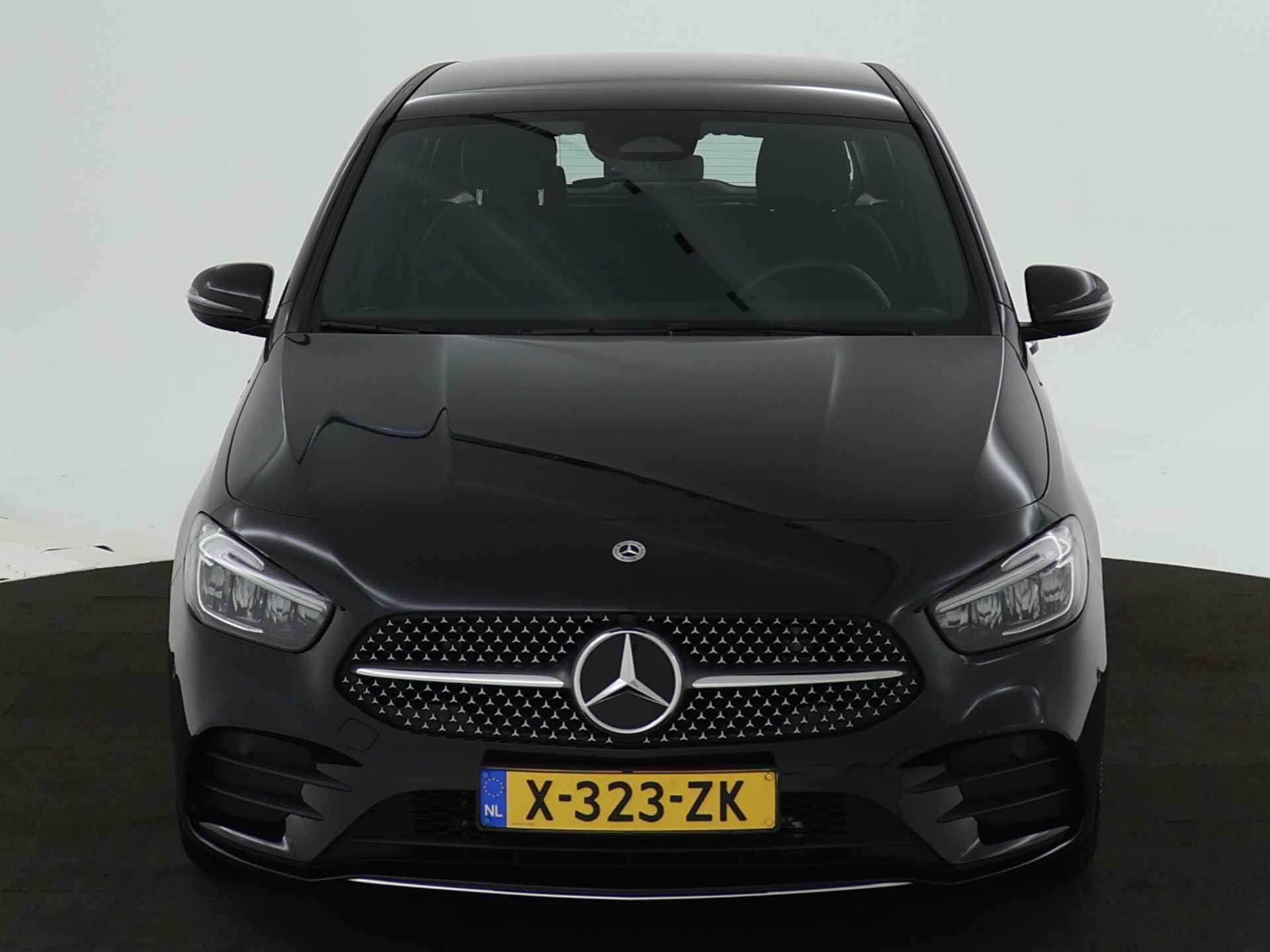 Mercedes-Benz B-Klasse 180 AMG Line | Achteruitrijcamera | Sfeerverlichting | Apple Carplay | Stoelverwarming | Inclusief 24 maanden MB Certified garantie voor Europa. - 27/43