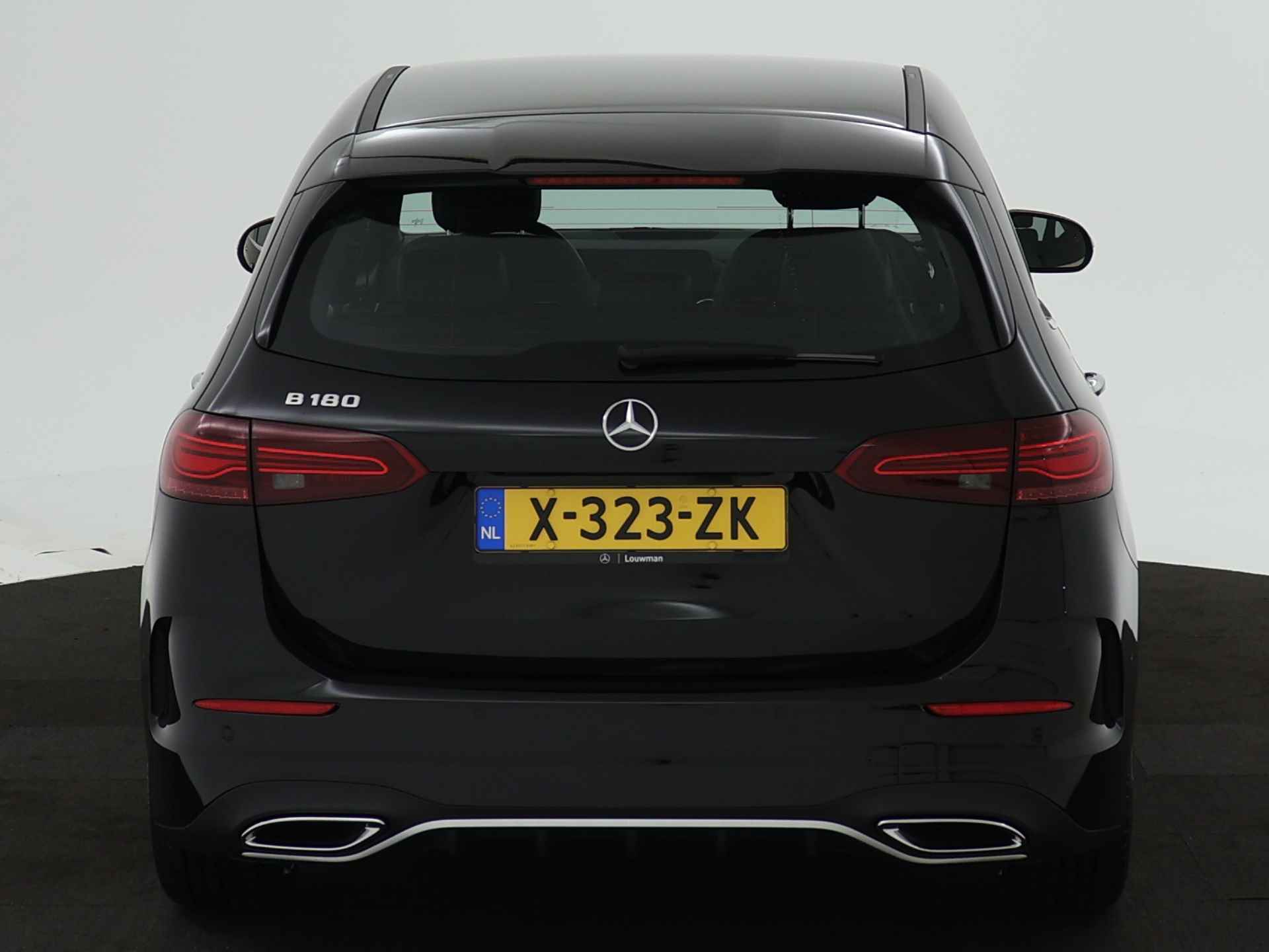 Mercedes-Benz B-Klasse 180 AMG Line | Achteruitrijcamera | Sfeerverlichting | Apple Carplay | Stoelverwarming | Inclusief 24 maanden MB Certified garantie voor Europa. - 29/43