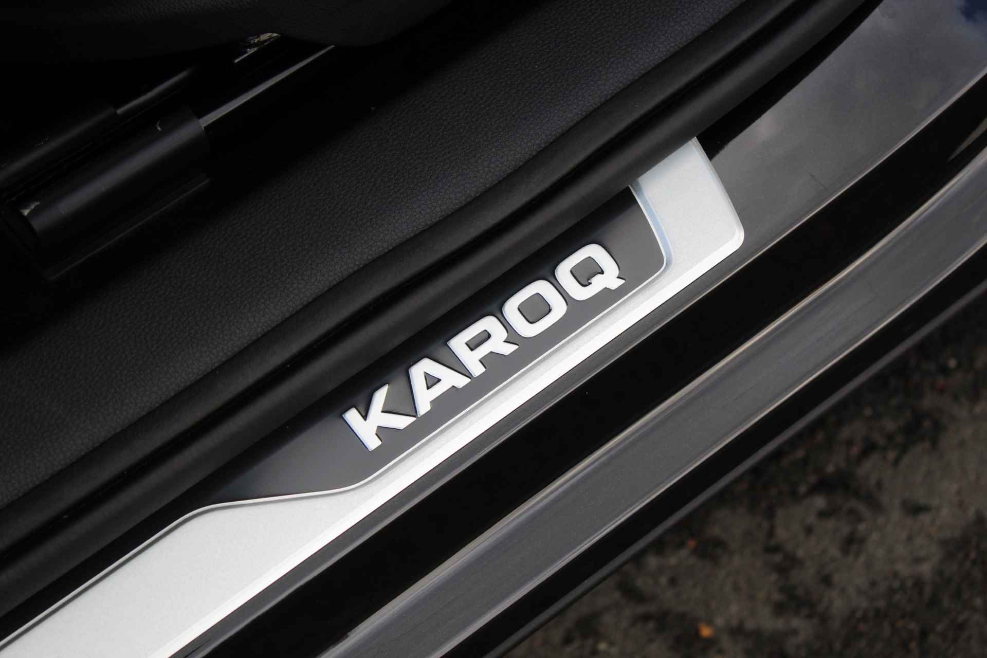 Škoda Karoq 1.5 TSI 150PK DSG Sportline Business PANO|TREKHAAK|19-INCH|LEDl - 47/49