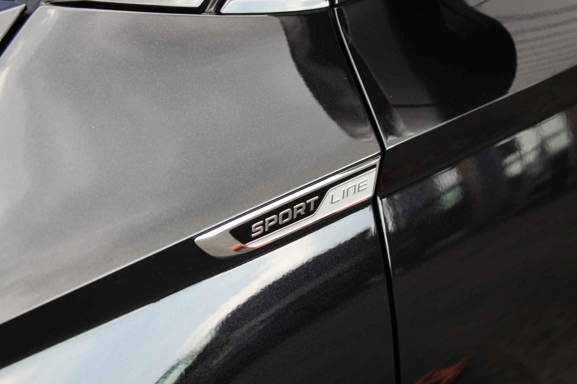 Škoda Karoq 1.5 TSI 150PK DSG Sportline Business PANO|TREKHAAK|19-INCH|LEDl - 48/49