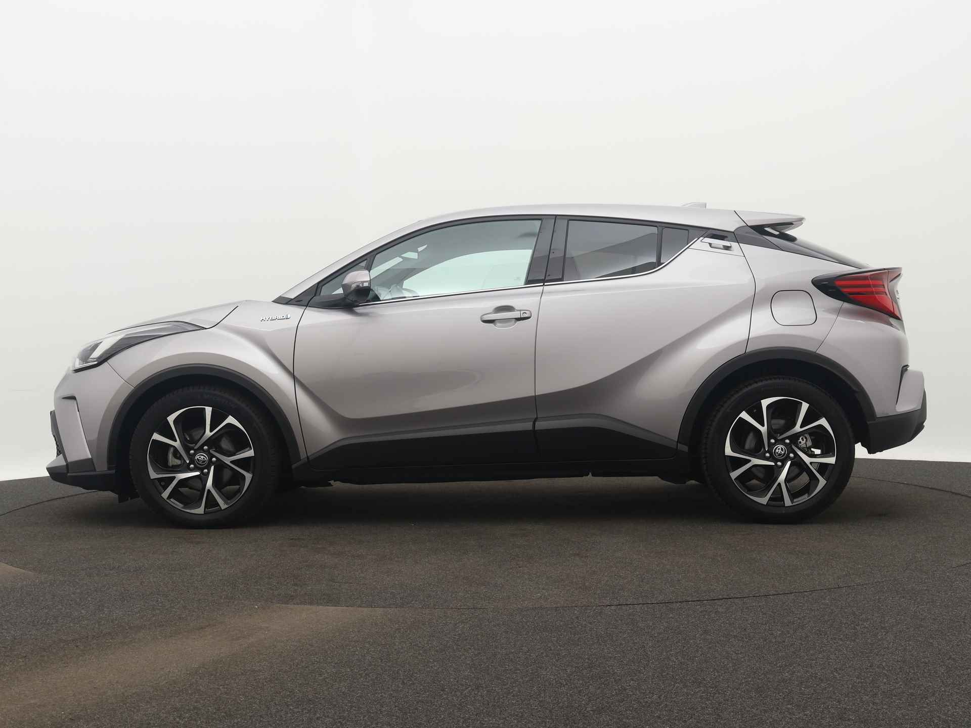 Toyota C-HR 1.8 Hybrid Style | 1e Eigenaar | Navigatie | Camera | Stoelverwarming | LM velgen | Parkeersensoren | JBL | Dodehoek Ass. | - 4/43