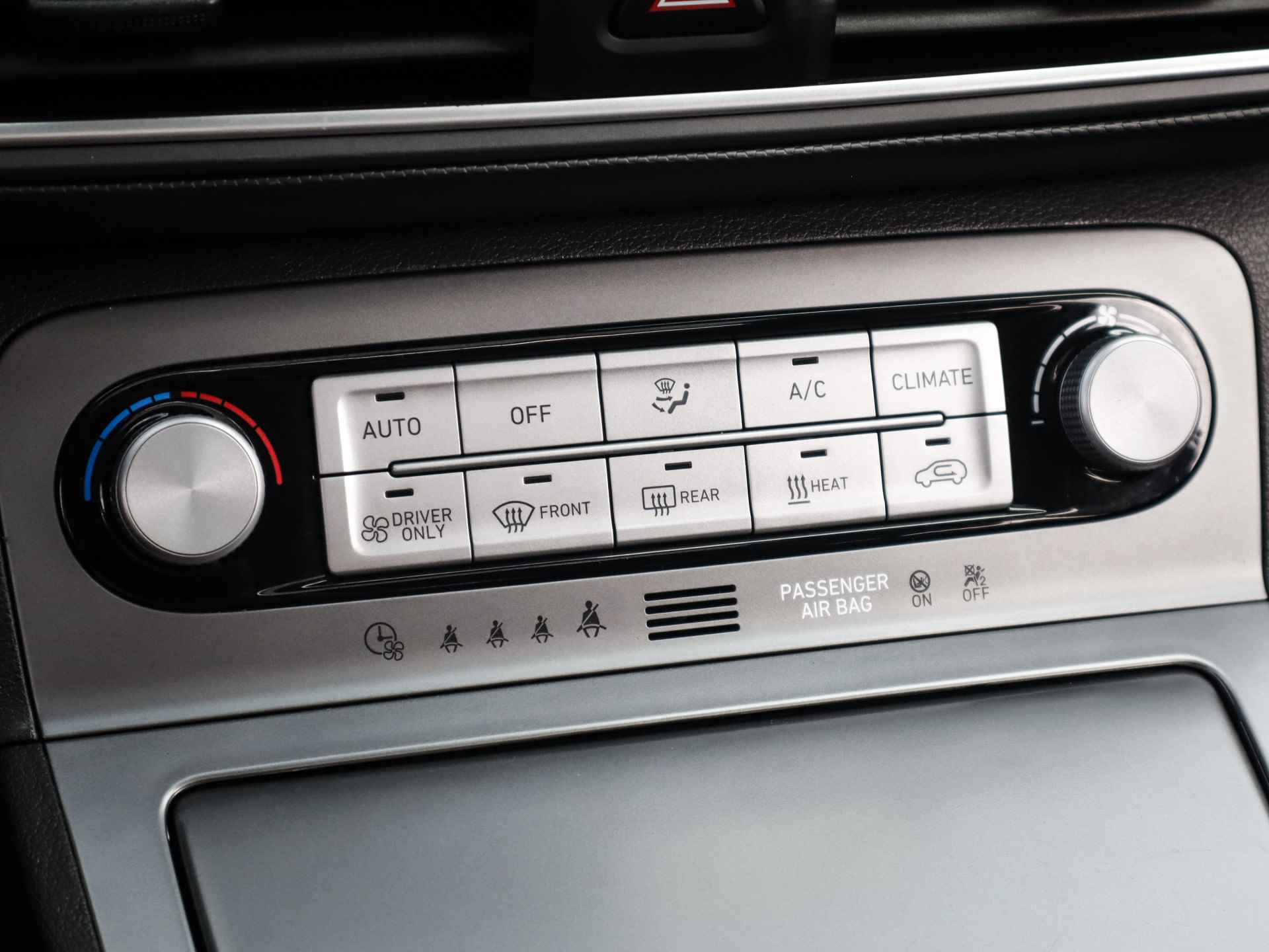 Hyundai KONA EV Premium 64 kWh (204PK) 1e-Eig, Hyundai-Dealer-Onderh, 12-Mnd-BOVAG, NL-Auto, Navigatie-Apple-Carplay/Android-Auto, Adaptive-Cruise-Control, Leer, Keyles-Entry/Start, Stoelverwarming/Ventilatie, Schuifdak, Leer, Premium-Audio, Privacy-Glas, - 35/41