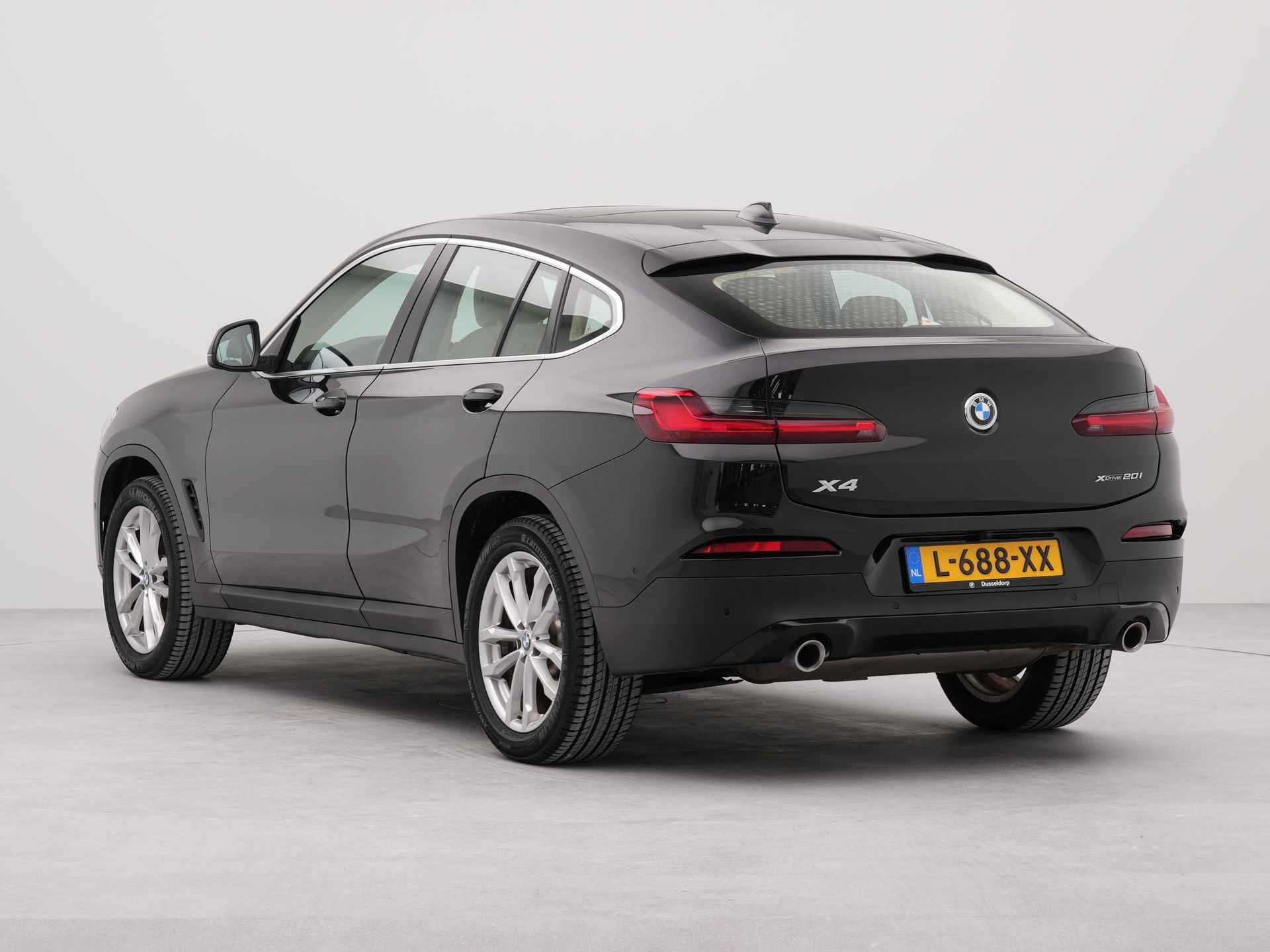 BMW X4 xDrive20i Business Edition Plus 184 pk Automaat | Panoramadak | Leder | Climate Control | - 19/52