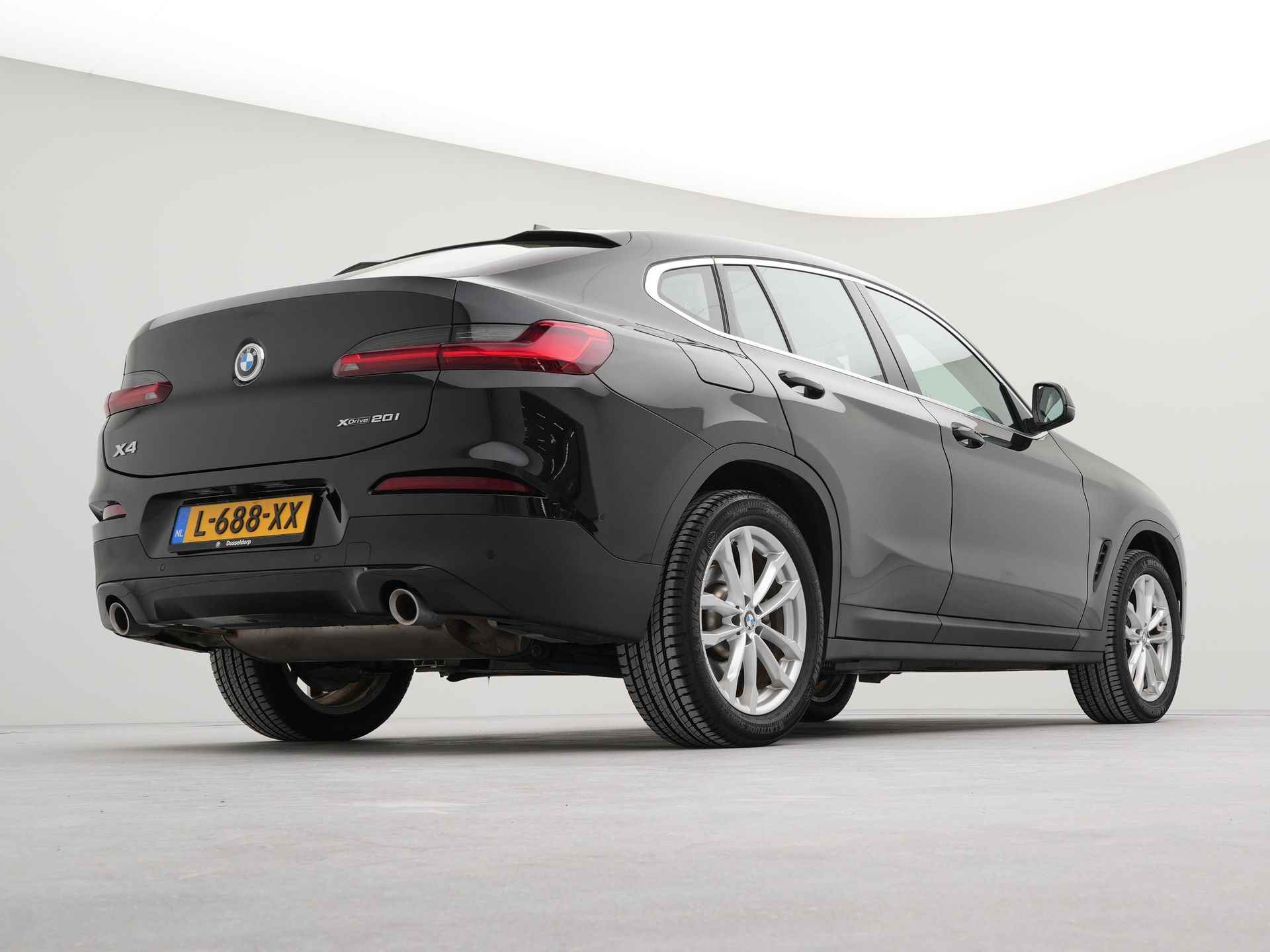 BMW X4 xDrive20i Business Edition Plus 184 pk Automaat | Panoramadak | Leder | Climate Control | - 27/52