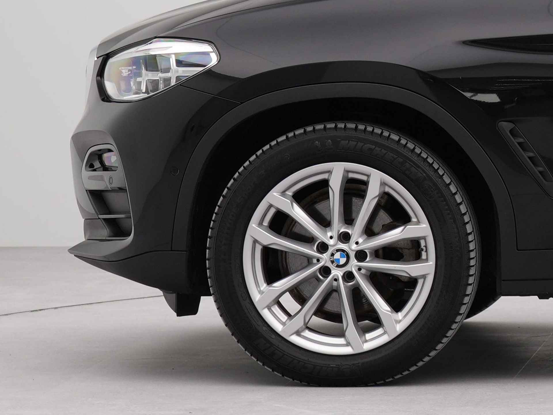 BMW X4 xDrive20i Business Edition Plus 184 pk Automaat | Panoramadak | Leder | Climate Control | - 46/52