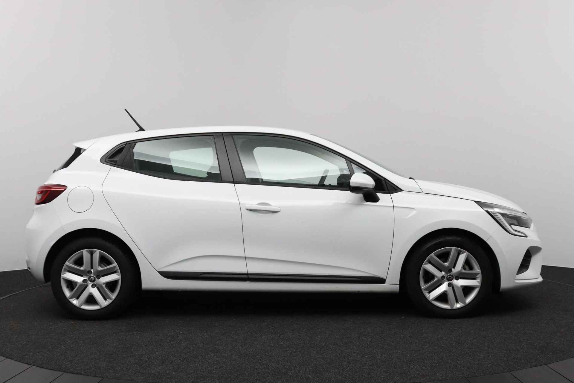 Renault Clio 1.6 E-Tech Hybrid 145 Techno - 8/43