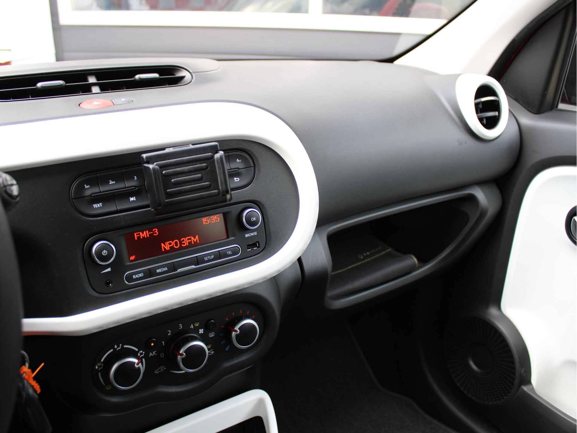 Renault Twingo 1.0 SCe Collection /AIRCO/PDC/Elek. ramen/Bluetooth/AUX+USB/CV/ISOFIX/LED/NAP! 2e eig! - 10/38