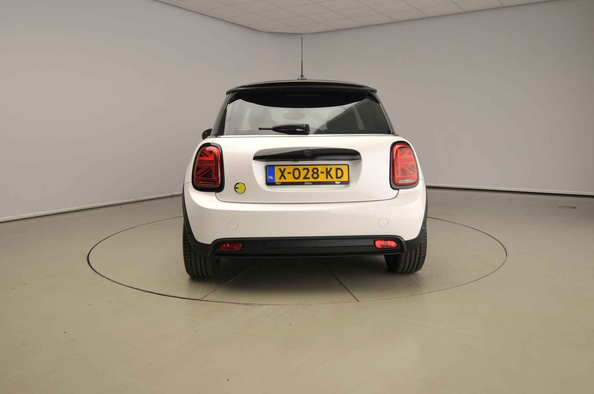 MINI 3-deurs Electric Cooper SE Camden Edition | Premium Plus | Leder | Panoramadak | Achteruitrijcamera | Alu velgen 17" | Harman/Kardon | Navigatie - 5/40