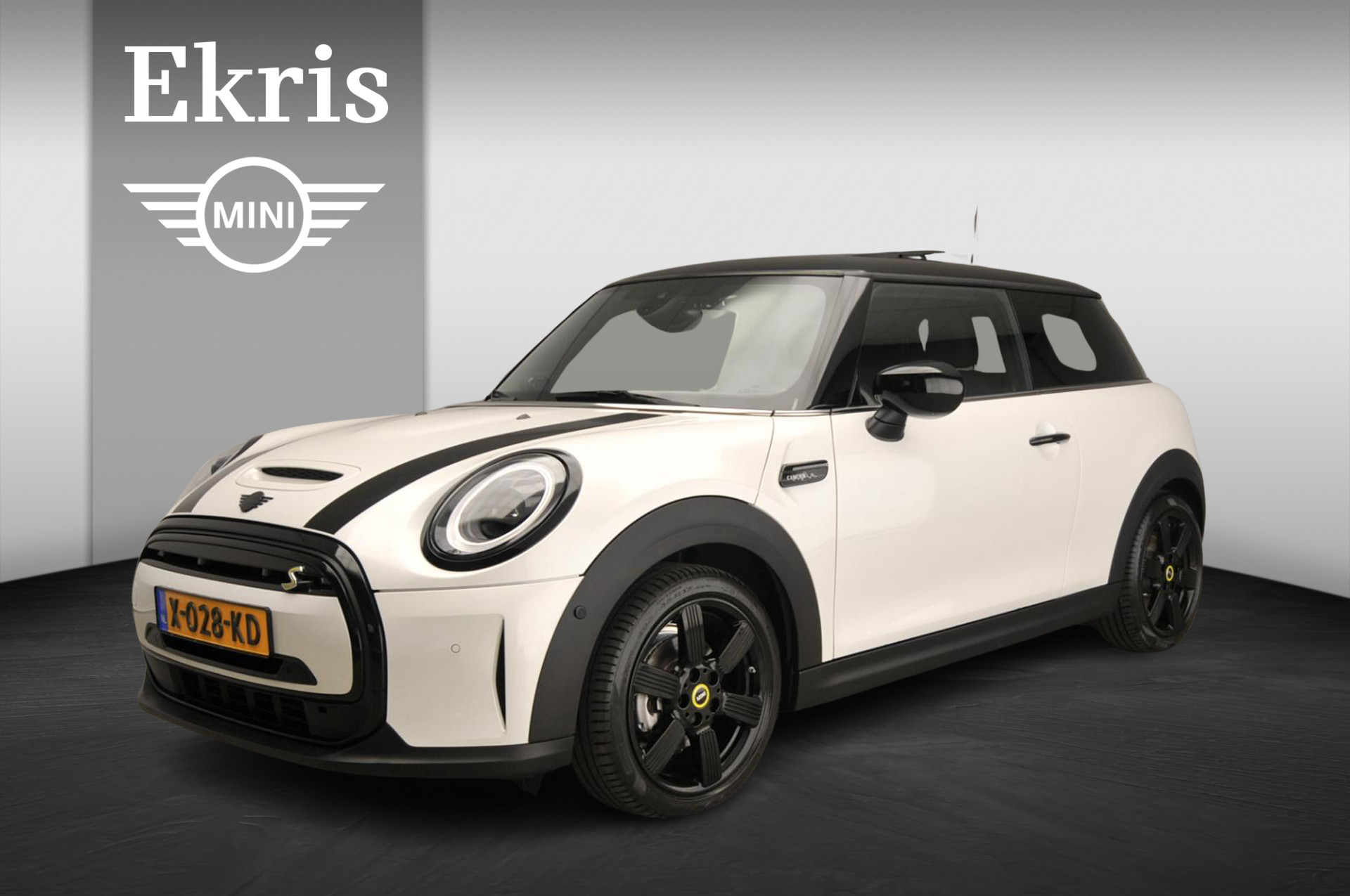 MINI 3-deurs Electric Cooper SE Camden Edition | Premium Plus | Leder | Panoramadak | Achteruitrijcamera | Alu velgen 17" | Harman/Kardon | Navigatie