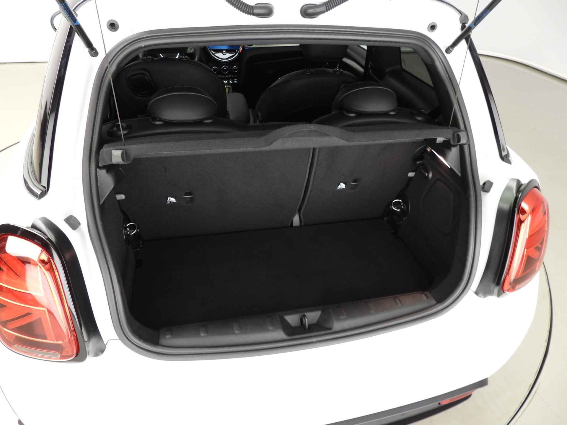 MINI 3-deurs Electric Cooper SE Camden Edition | Premium Plus | Leder | Panoramadak | Achteruitrijcamera | Alu velgen 17" | Harman/Kardon | Navigatie - 10/40