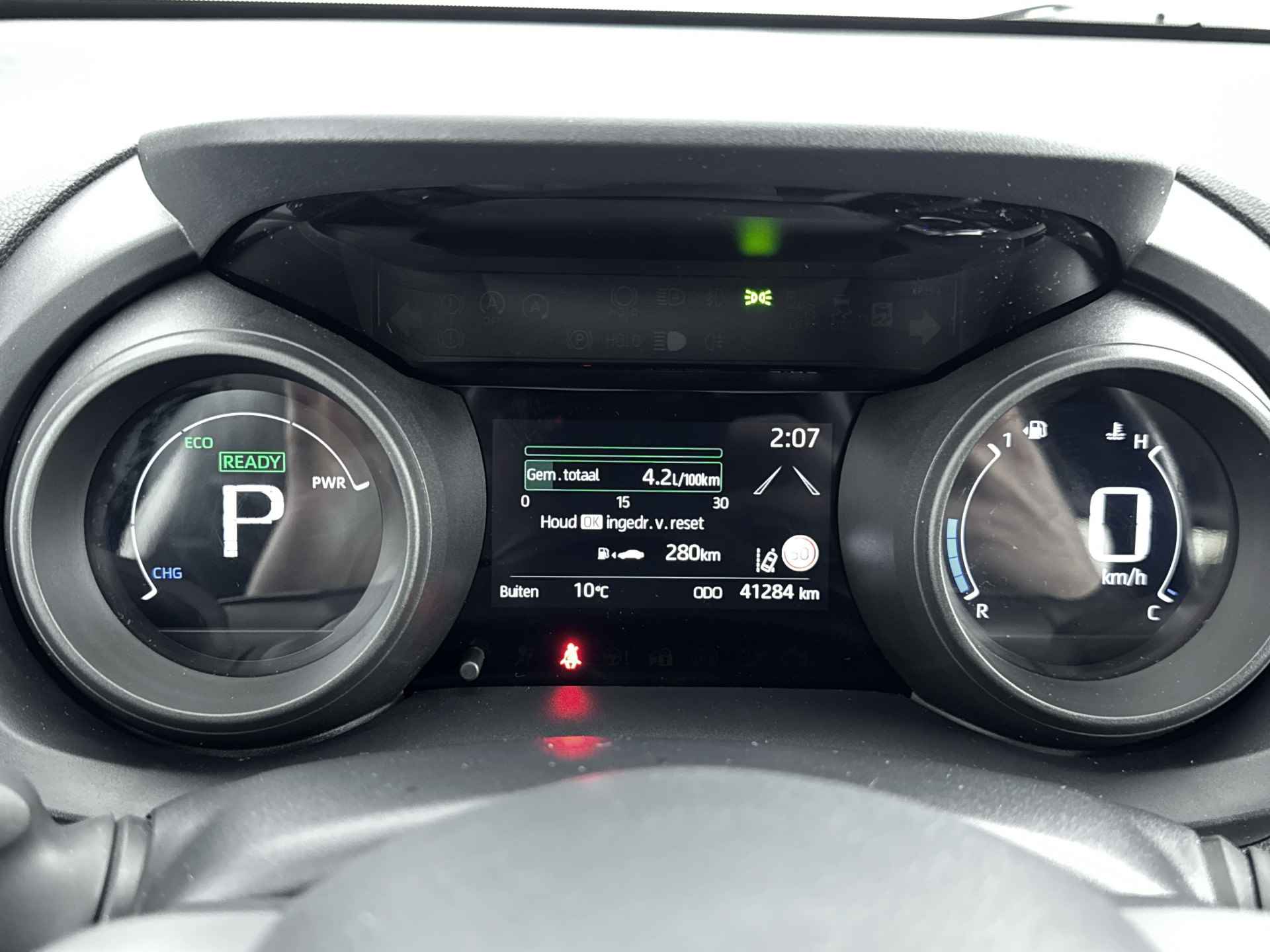 Toyota Yaris 1.5 Hybrid First Edition | Navigatie | Camera | Climate Control | Cruise Control Adaptief | LM velgen | - 7/41