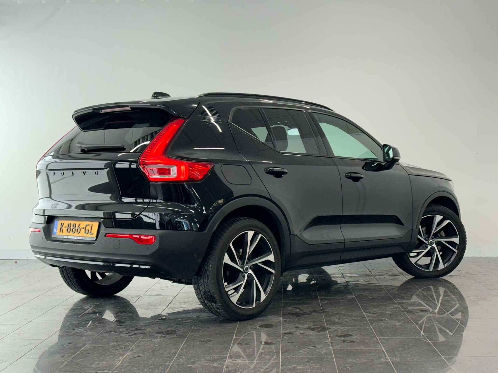 Volvo XC40 T3 R-Design - 4/46