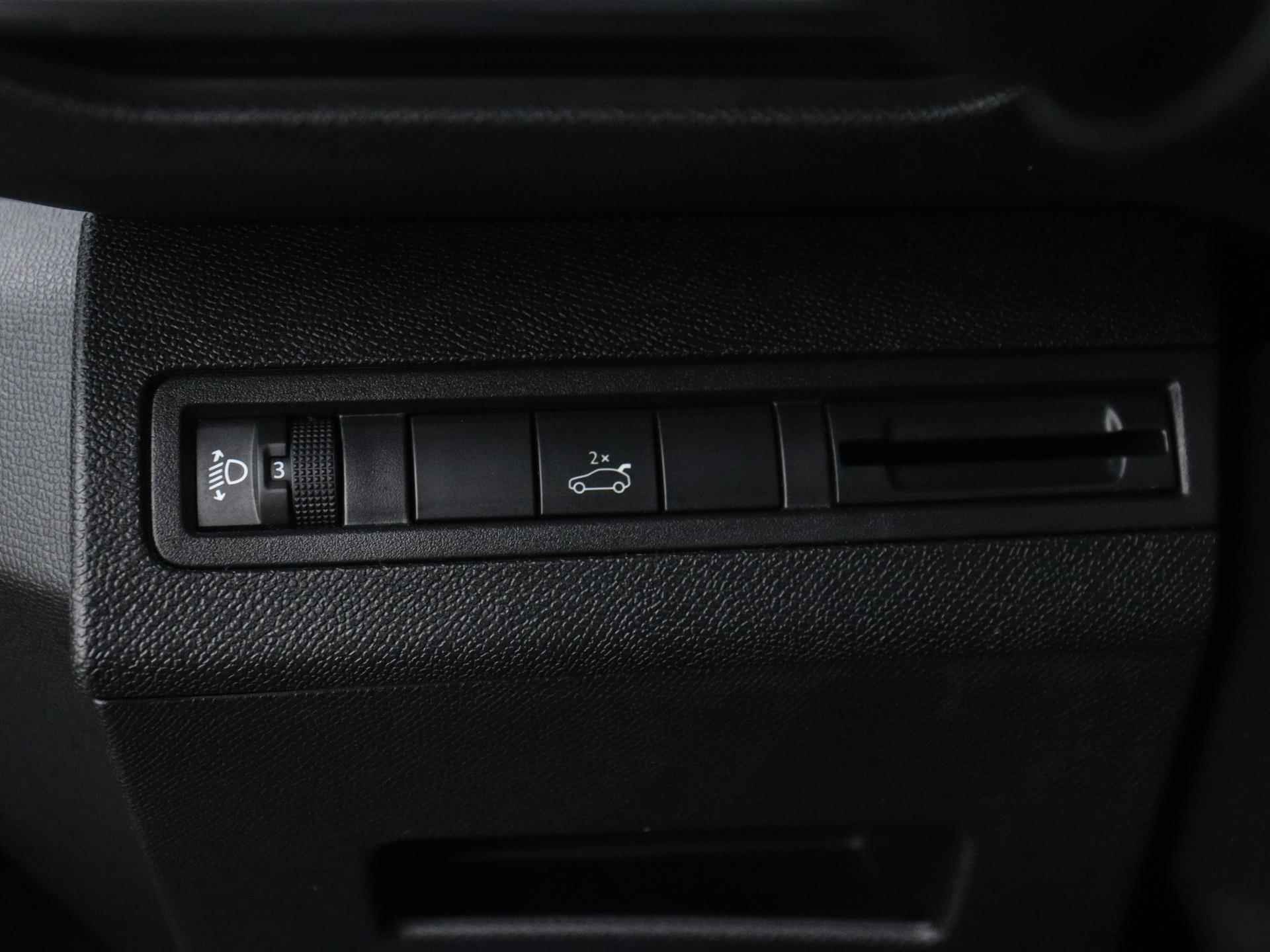 Peugeot 3008 Crossway 130pk Automaat | Navigatie | Camera | Elektrisch Bedienbare Achterklep | Trekhaak | Grip Control - 26/36