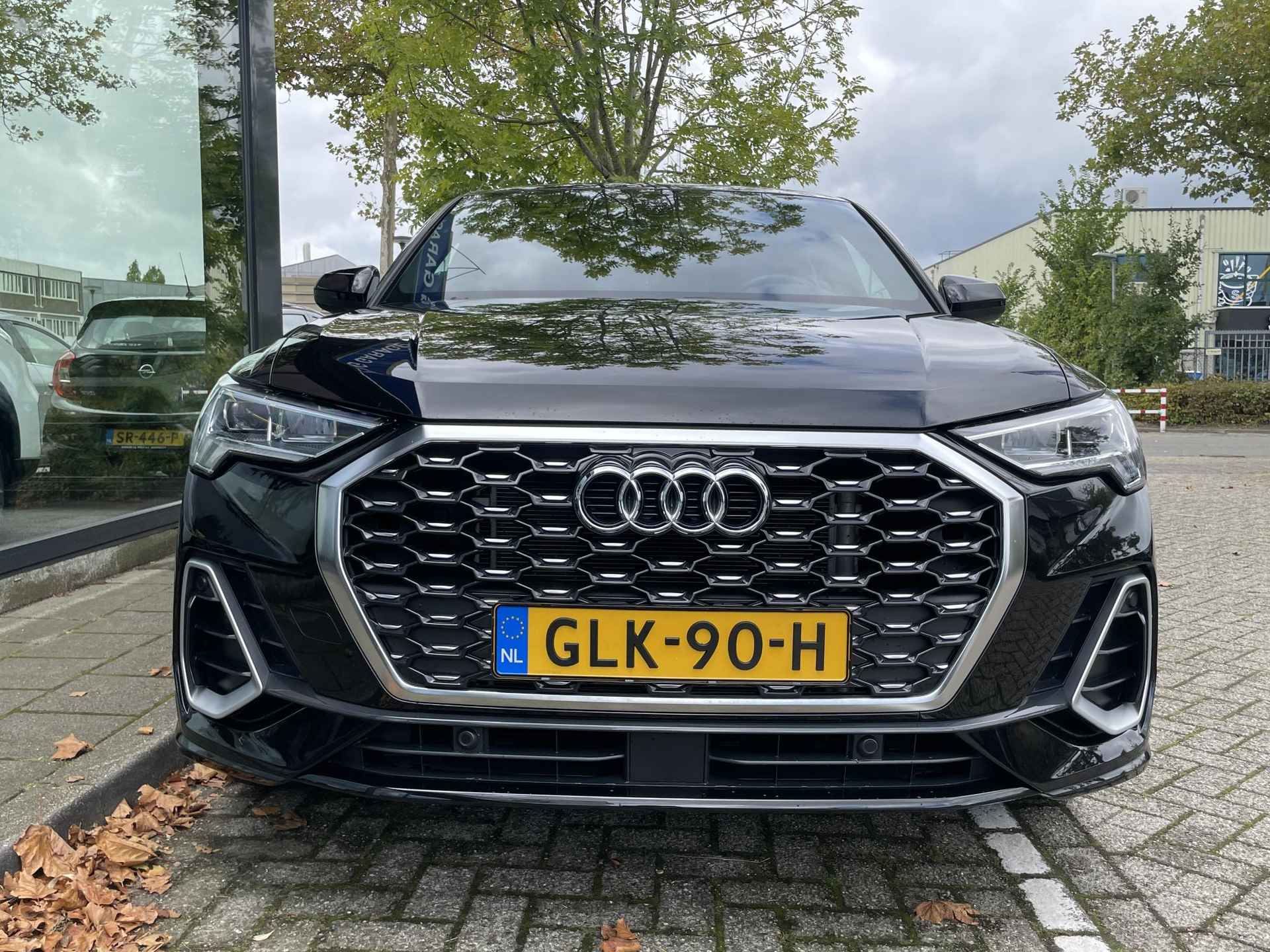 Audi Q3 Sportback 45 TFSI e 2 X S-Line - 2/24