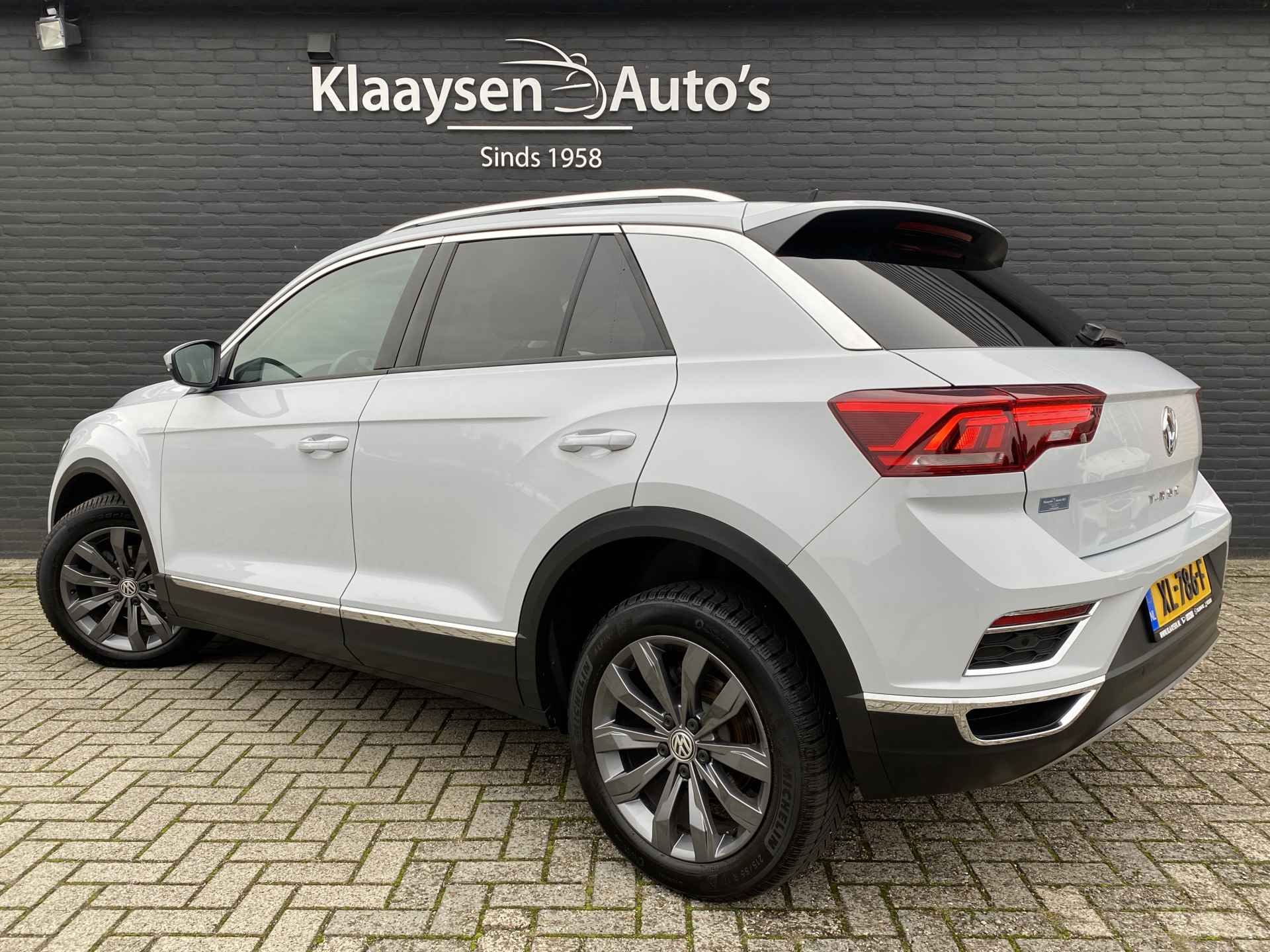 Volkswagen T-Roc 1.5 TSI Sport | 1e eigenaar | dealer onderhouden | panoramadak | apple carplay | wit metallic | digitale cockpit - 8/44