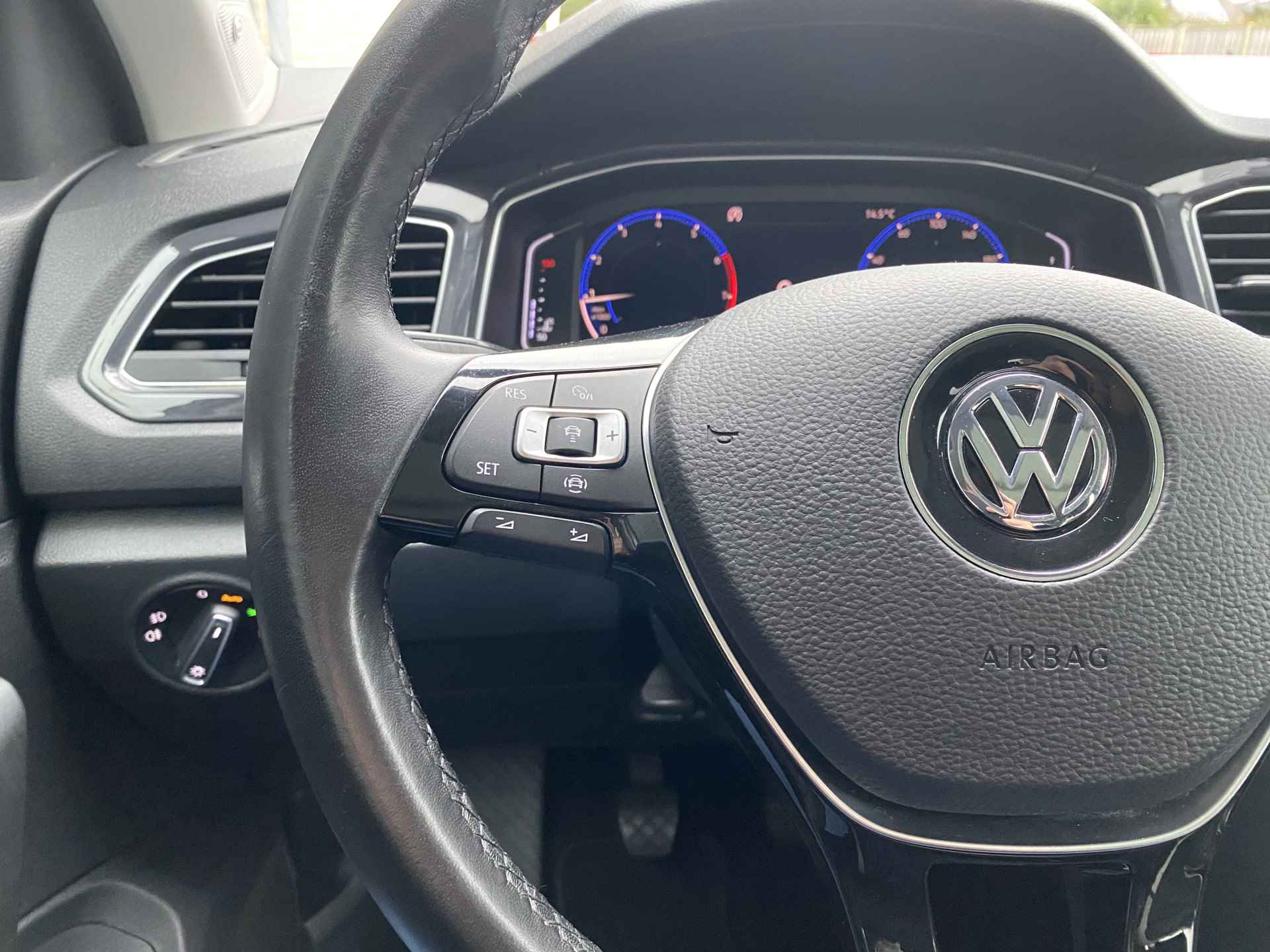 Volkswagen T-Roc 1.5 TSI Sport | 1e eigenaar | dealer onderhouden | panoramadak | apple carplay | wit metallic | digitale cockpit - 34/44