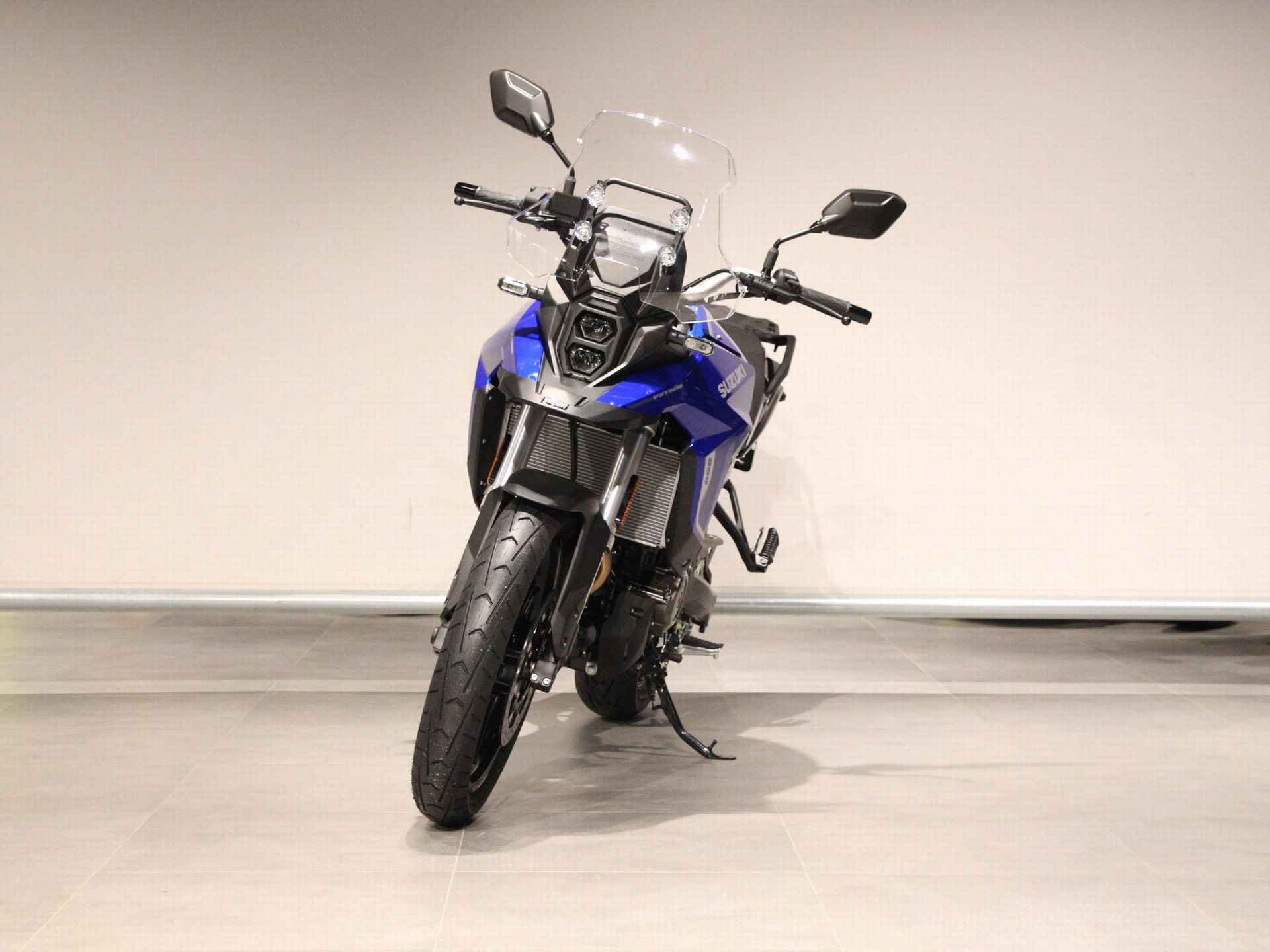 Suzuki V-STROM 800 - 3/13