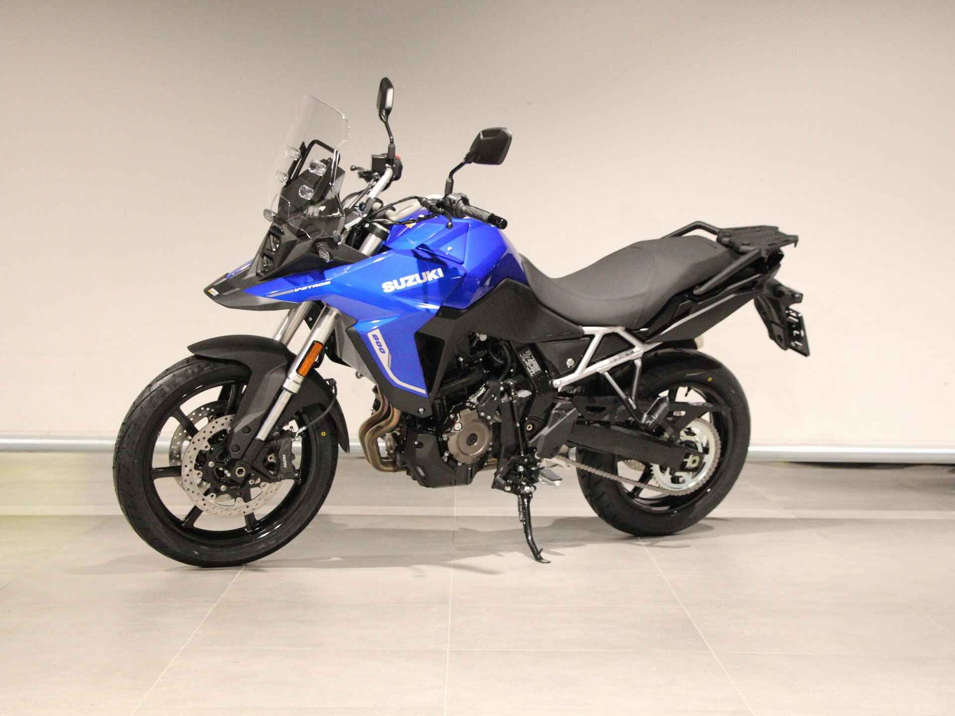 Suzuki V-STROM 800 - 4/13