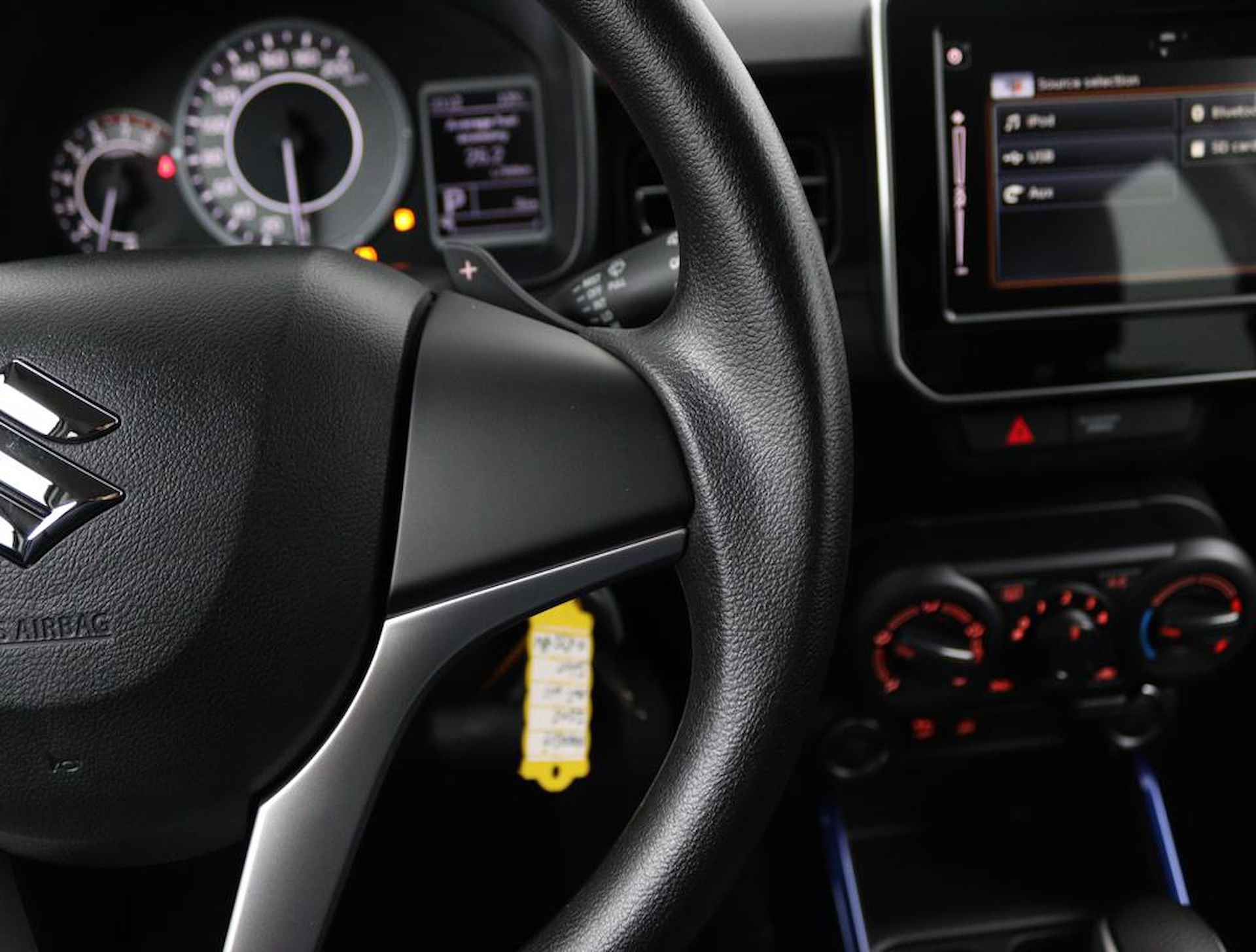 Suzuki Ignis 1.2 Smart Hybrid Select | Direct Leverbaar | Automaat | Stoelverwarming | Achteruitrijcamera | Zes Jaar Garantie | Veel Voorraad direct beschikbaar | - 29/53