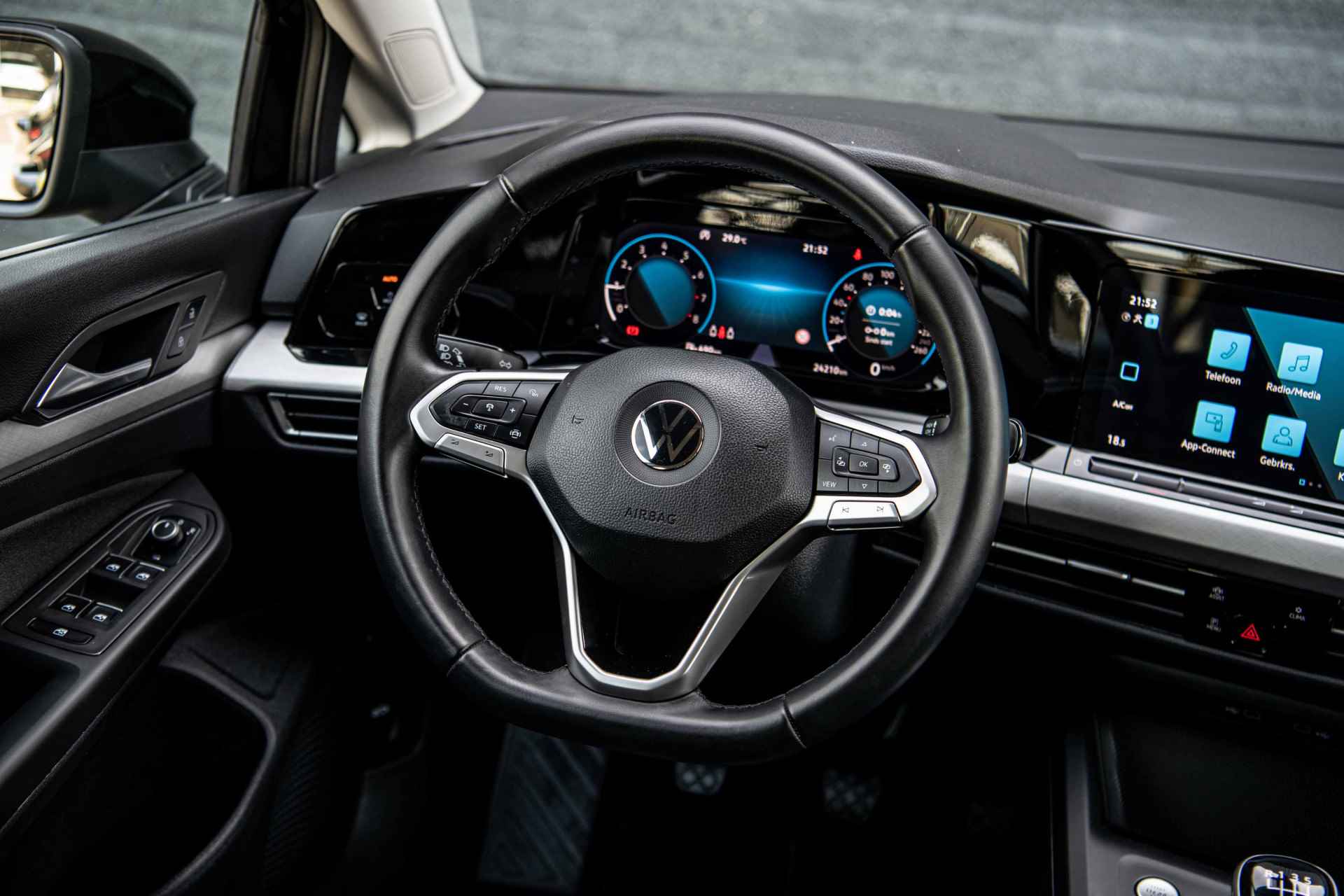 Volkswagen Golf 1.0 TSi 110 pk Life Discover Pro | Camera | Navigatie | Parkeersensoren - 12/38