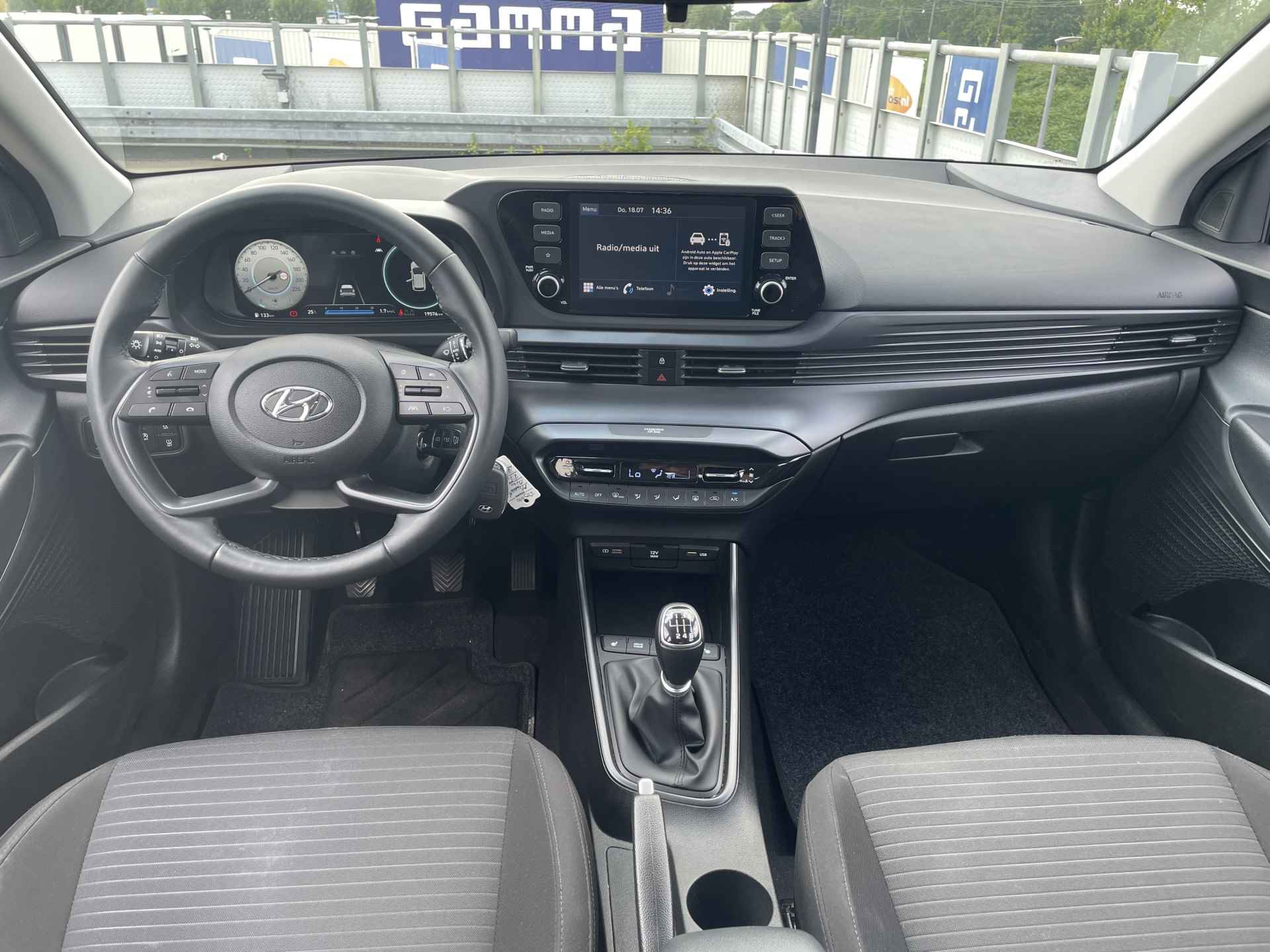 Hyundai i20 1.0 T-GDI Comfort | Apple Carplay | Climate Control | Winterpakket | Rijklaarprijs! | - 14/35