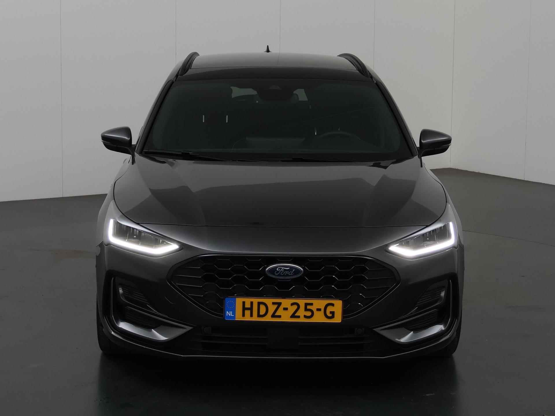 Ford Focus 1.0 EcoBoost Hybrid ST Line | Panoramadak | Parkeercamera | Winterpakket | Cruise Control Adaptief | Dodehoekdetectie | Navigatie | - 4/40