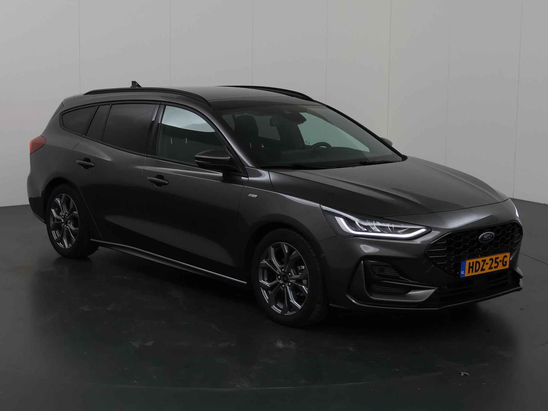 Ford Focus 1.0 EcoBoost Hybrid ST Line | Panoramadak | Parkeercamera | Winterpakket | Cruise Control Adaptief | Dodehoekdetectie | Navigatie | - 24/40