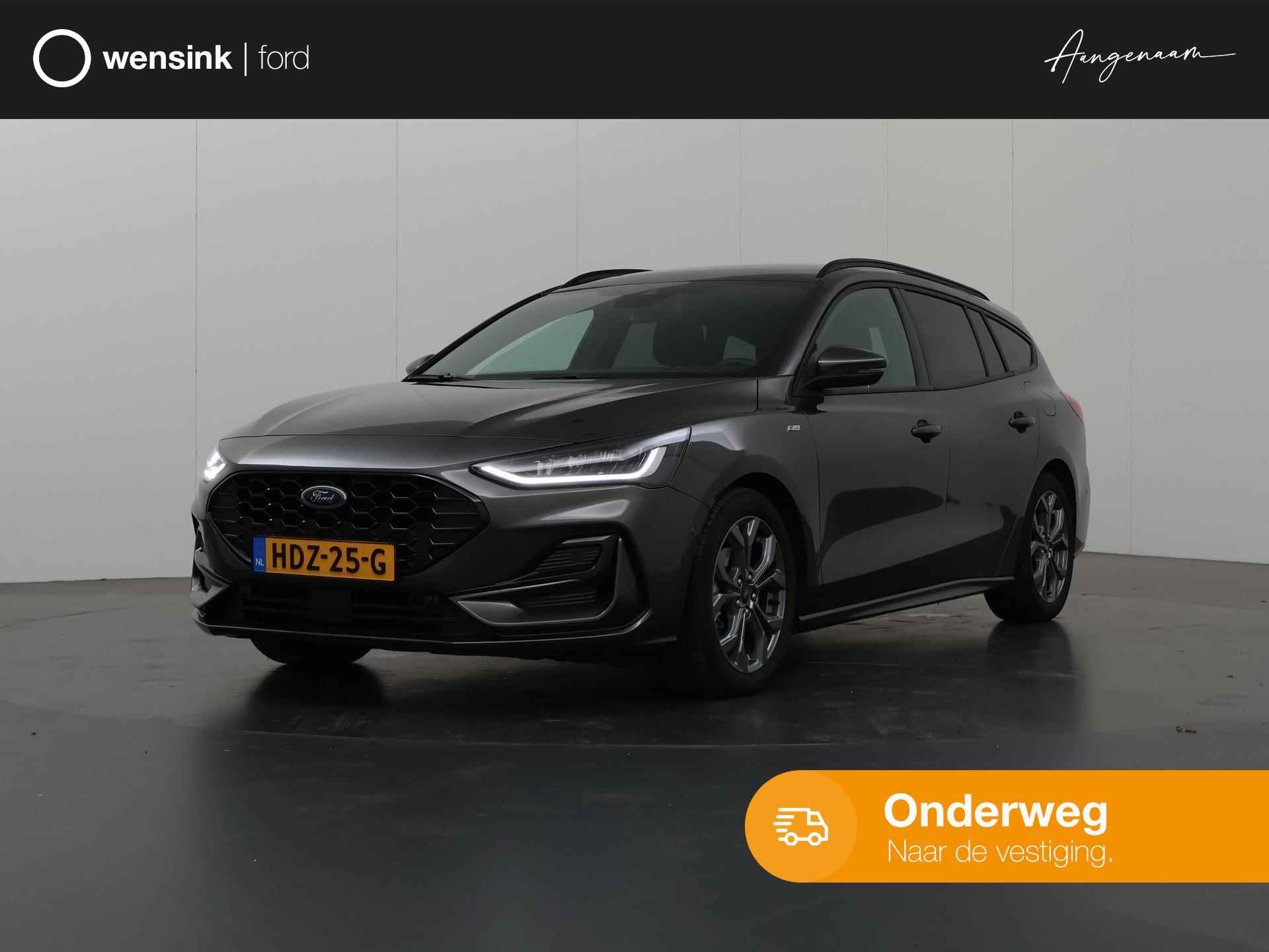 Ford Focus 1.0 EcoBoost Hybrid ST Line | Panoramadak | Parkeercamera | Winterpakket | Cruise Control Adaptief | Dodehoekdetectie | Navigatie |