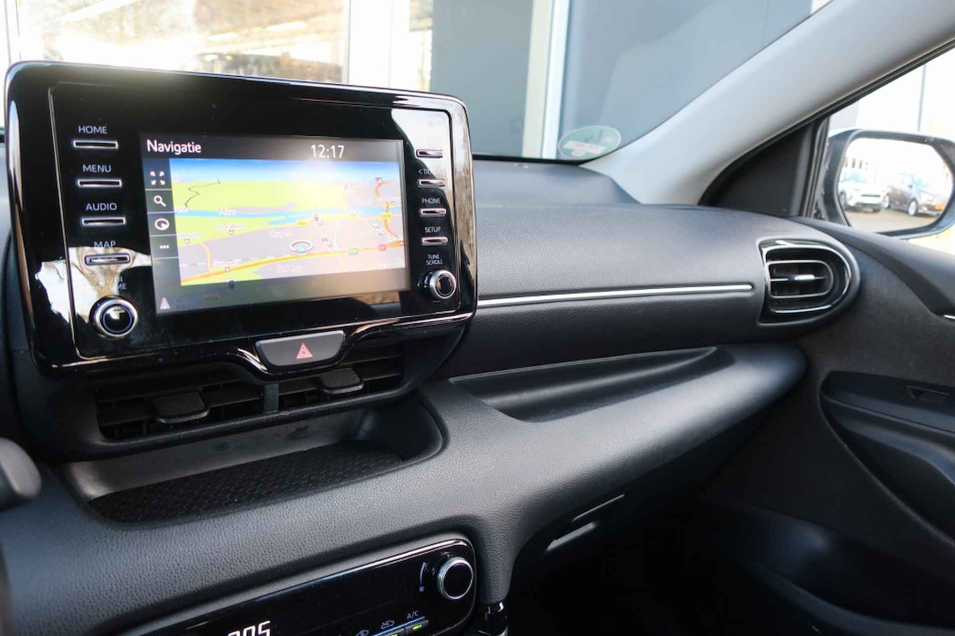 TOYOTA Yaris 1.5 HYBRID, Navi, Clima, Apple Carplay, Android Auto, etc. - 24/31