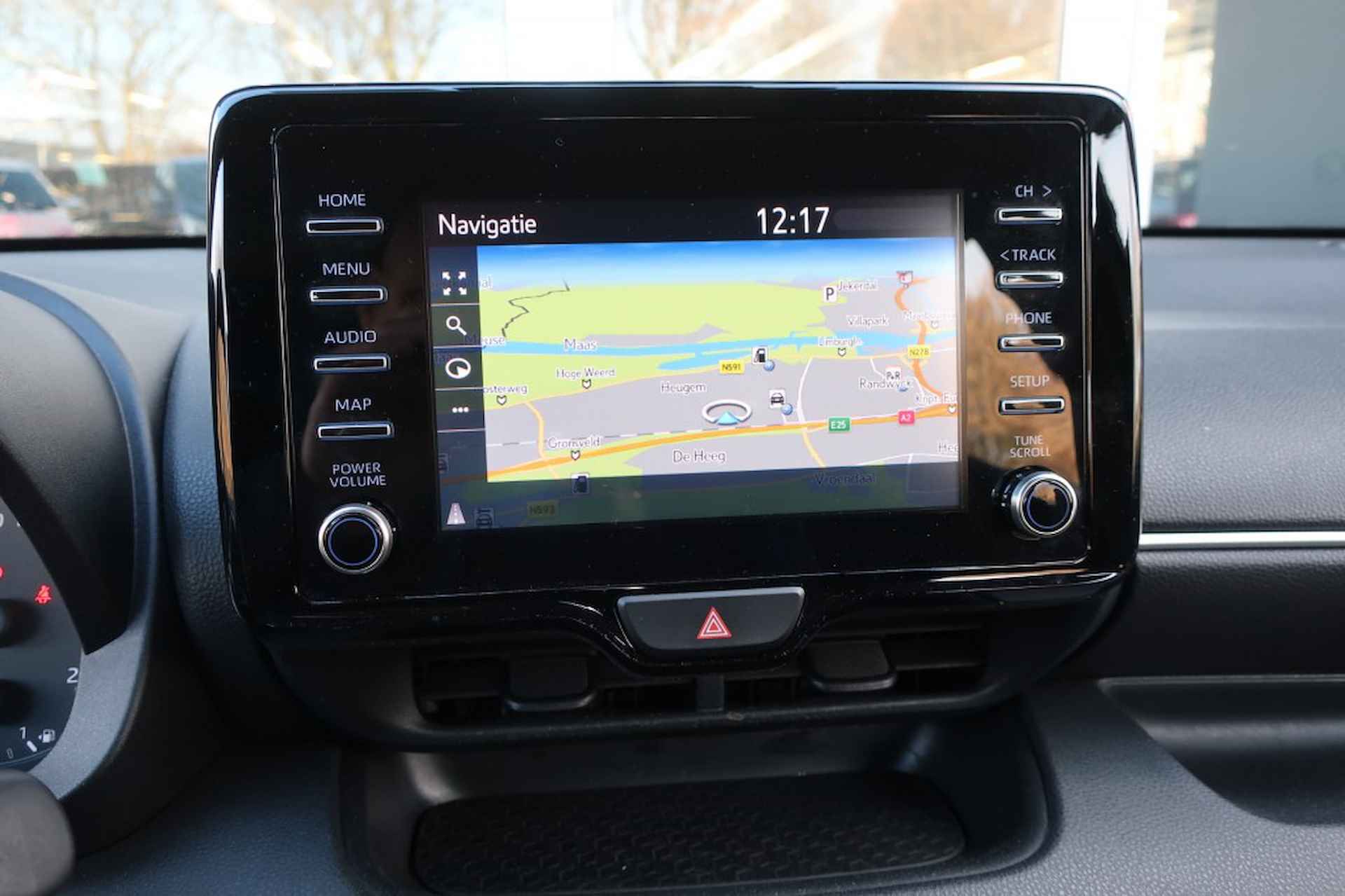 TOYOTA Yaris 1.5 HYBRID, Navi, Clima, Apple Carplay, Android Auto, etc. - 25/31