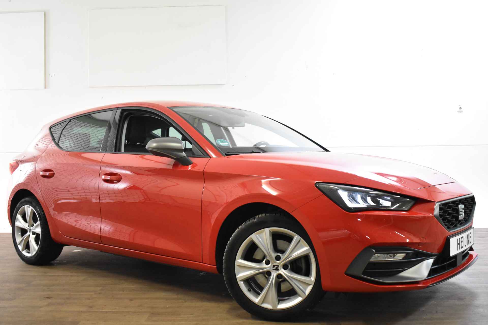 SEAT Leon eHybrid 204PK DSG PHEV FR-SPORT NAVI/CAMERA/CARPLAY - 4/47