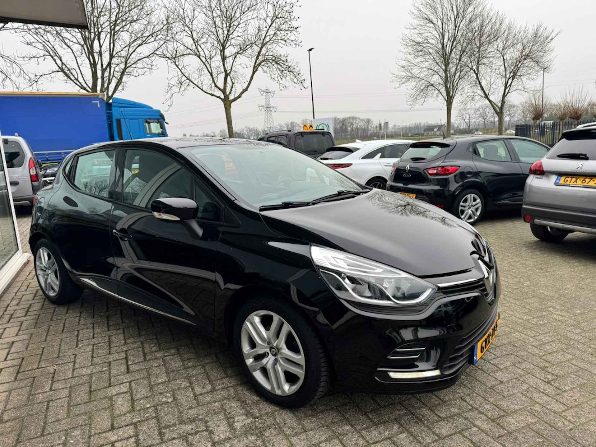 RENAULT Clio 0.9 TCE LIMITED/ ALL IN PRIJS - 3/24